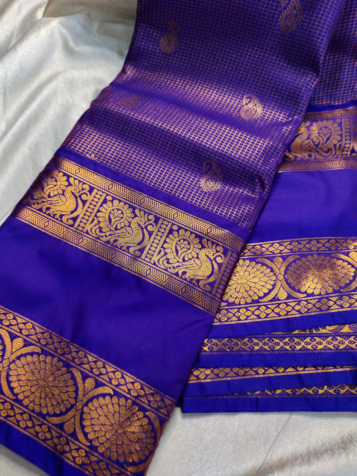 Vintage valli gadwal