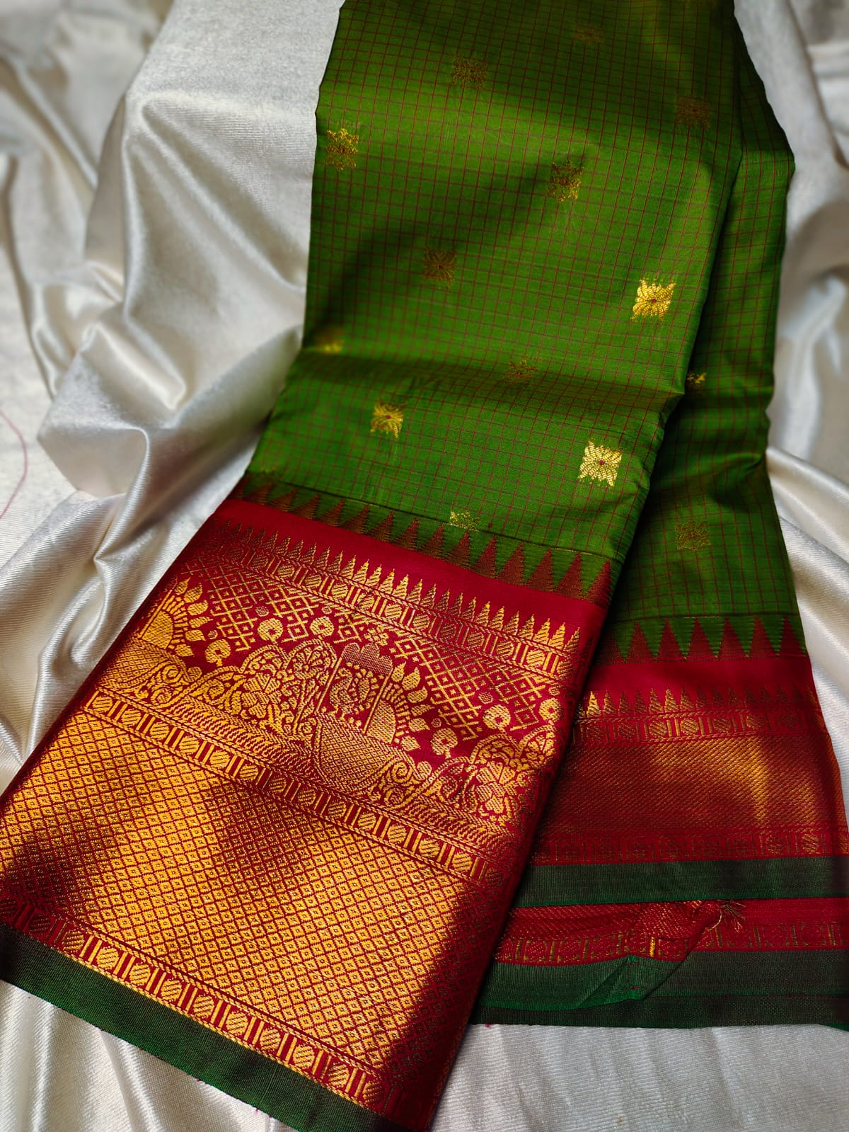 Vitange gadwal silk