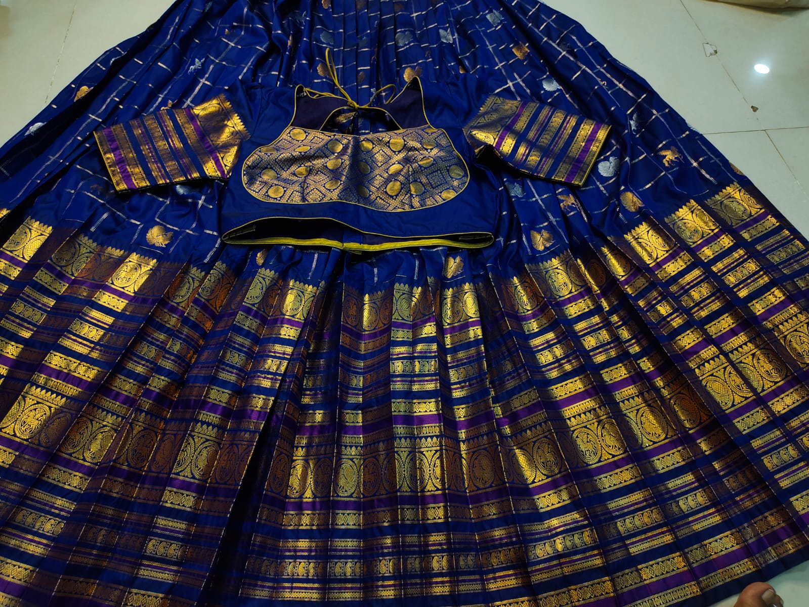 Vintage gadwal lehangas