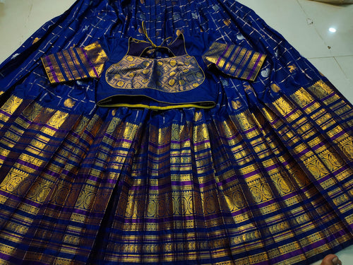 Vintage gadwal lehangas