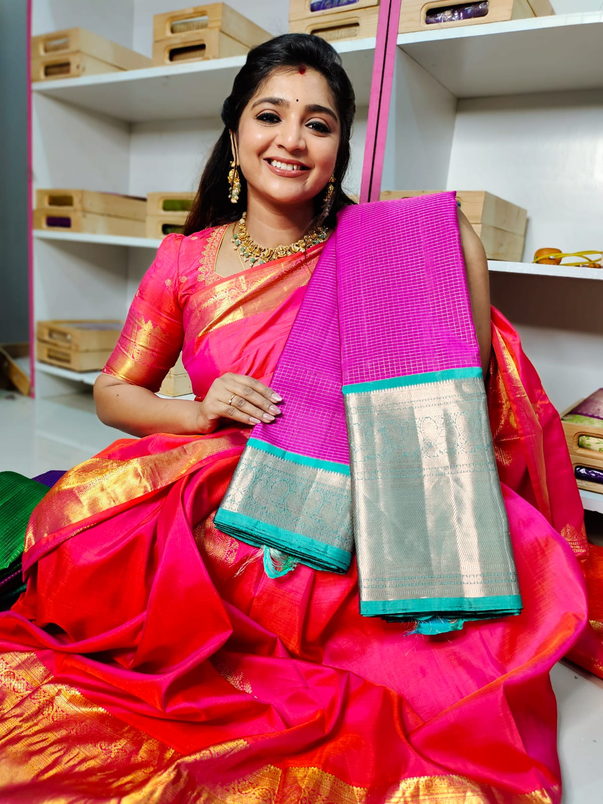 సిల్క్ మార్క్ సర్టిఫైడ్ కంజీవరం పట్టు సేకరణ