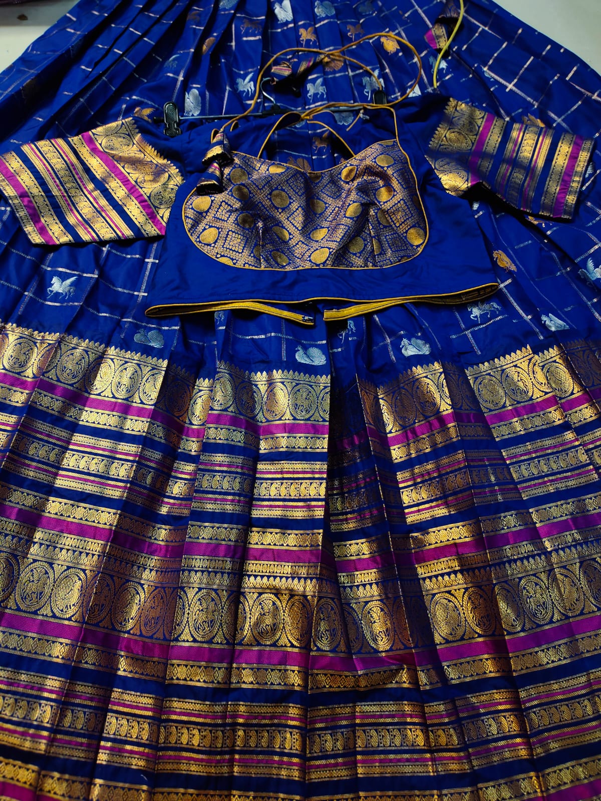 Vintage gadwal lehangas