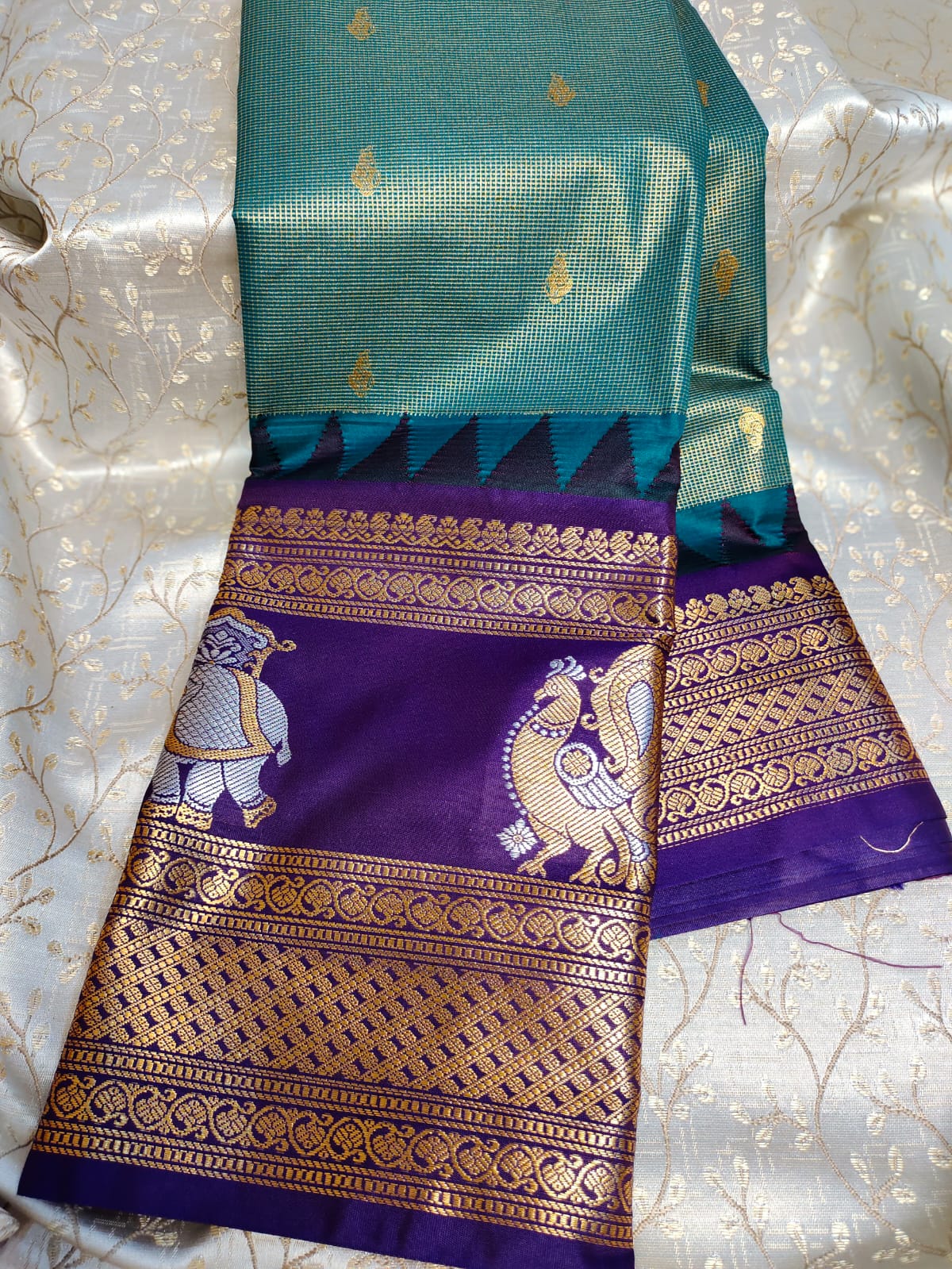 Premium vitange gadwal silk sarees
