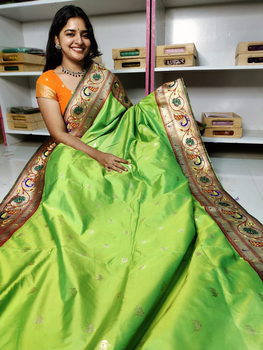 దీపావళికి చీరలు ఆఫర్ చేయండి