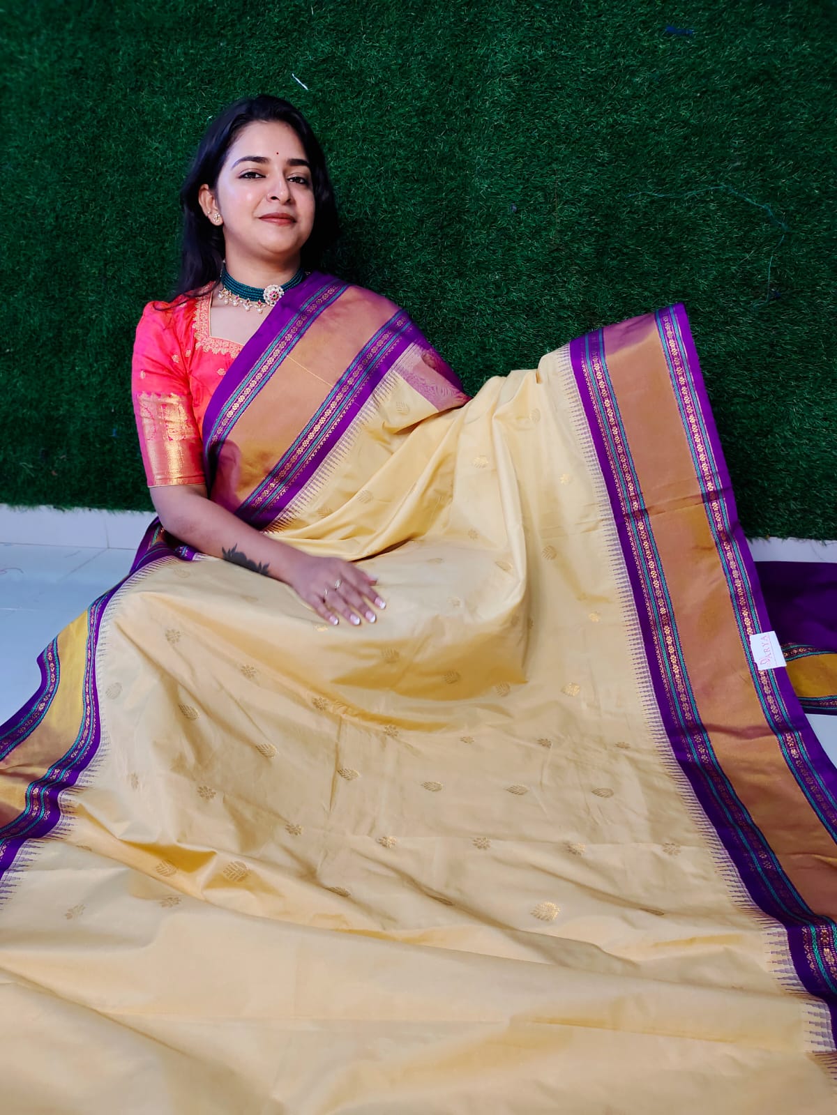 50% గద్వాల్ సిల్క్ చీర ఆఫర్