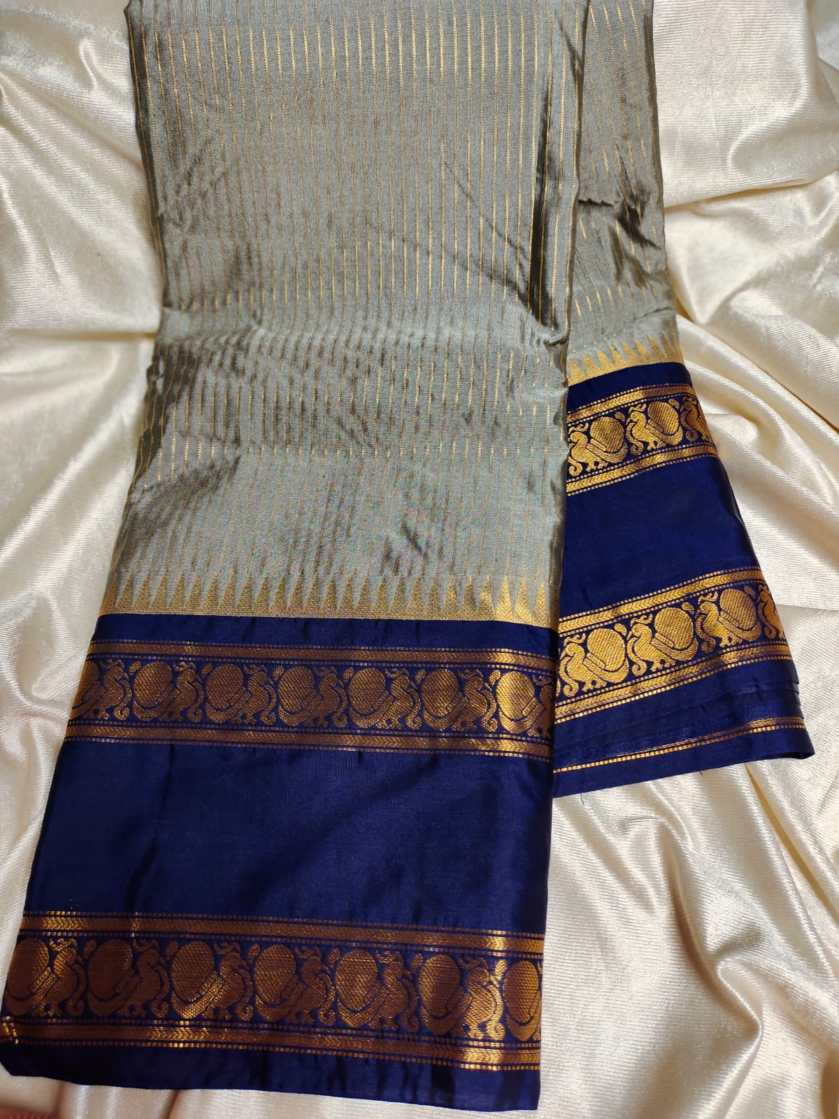 Vitange gadwal silk