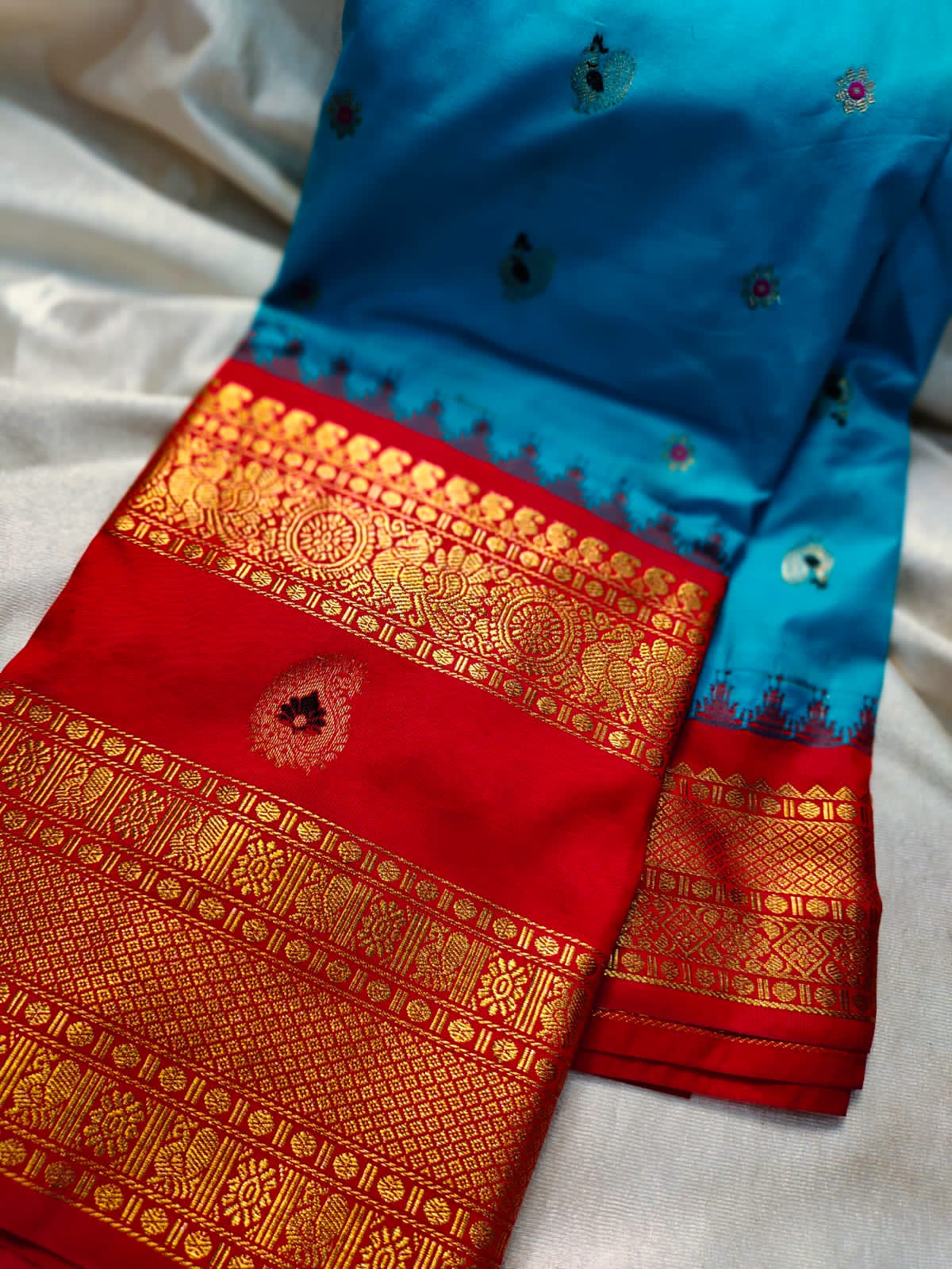 60% offer gadwal sarees