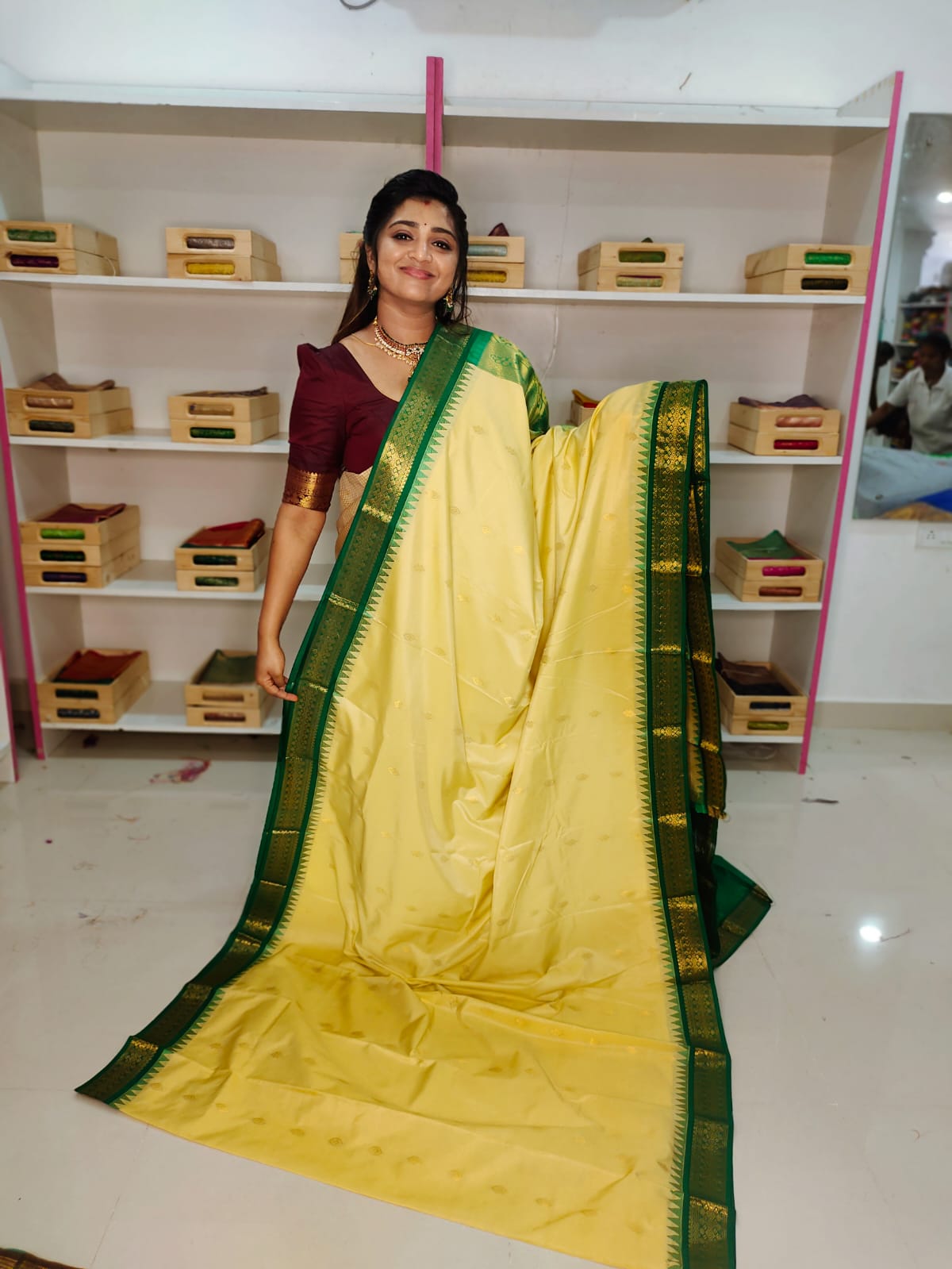 క్లియరెన్స్ సేల్ గద్వాల్