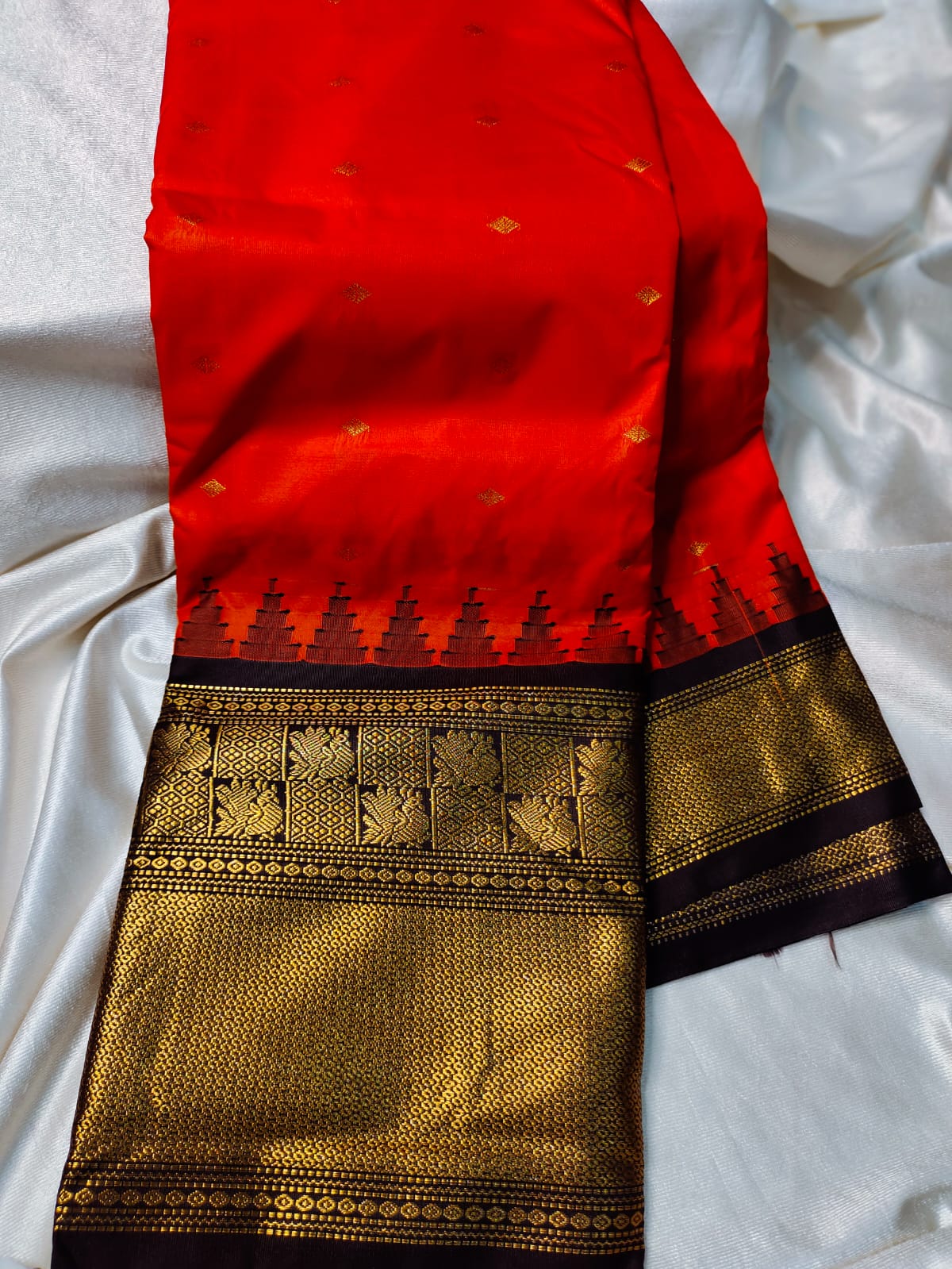 Vitange gadwal silk saree