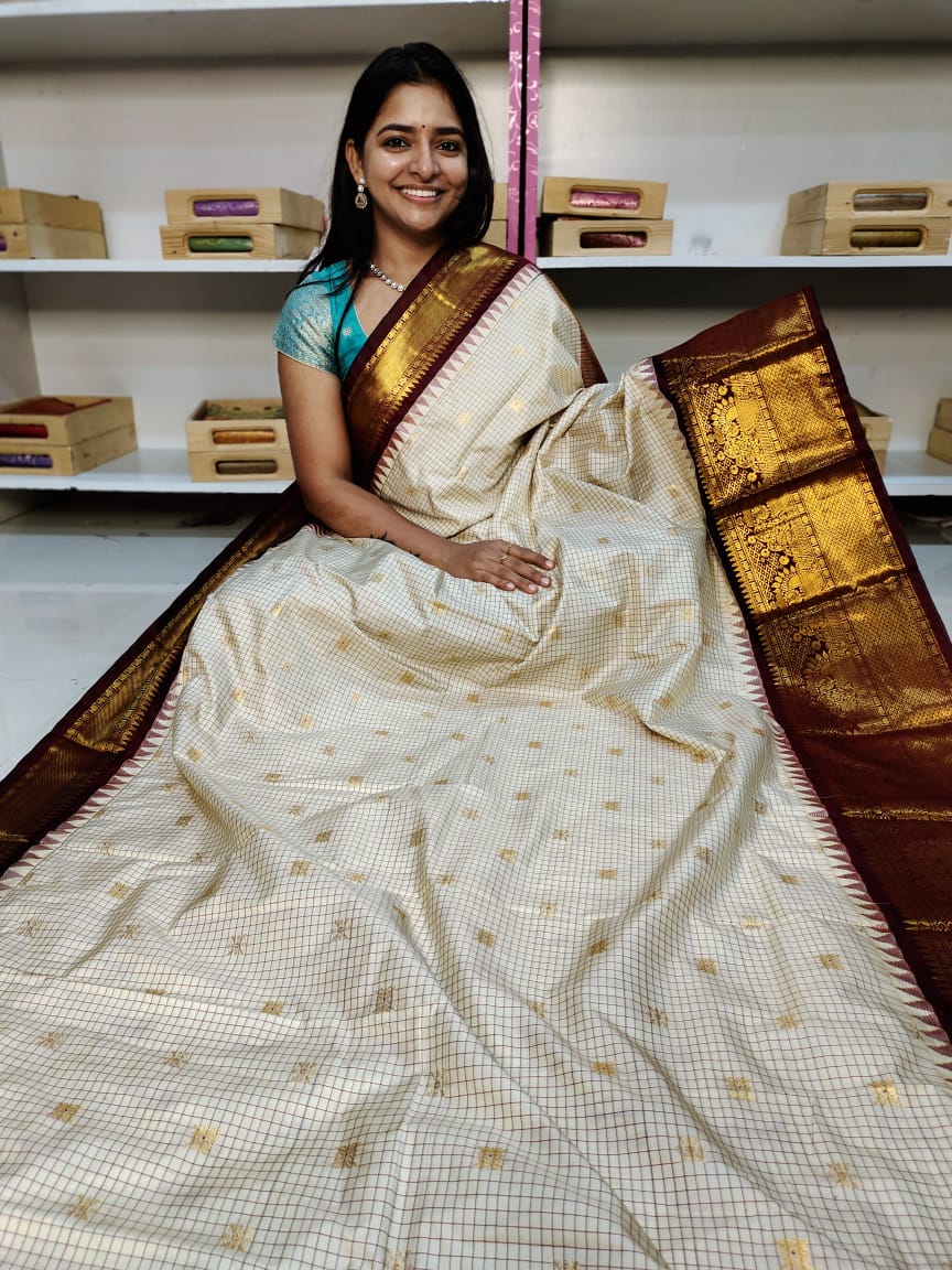 Gadwal offer sarees