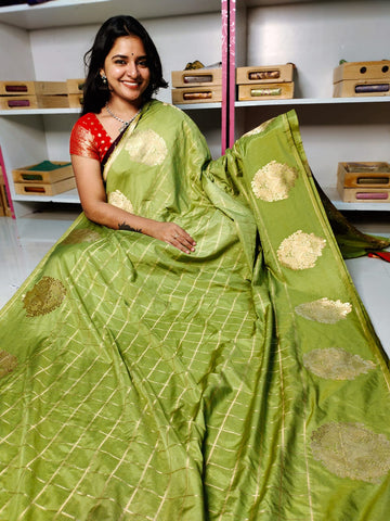 దీపావళికి చీరలు ఆఫర్ చేయండి