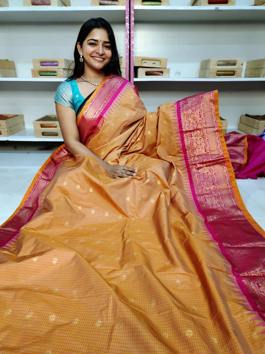Gadwal offer sarees