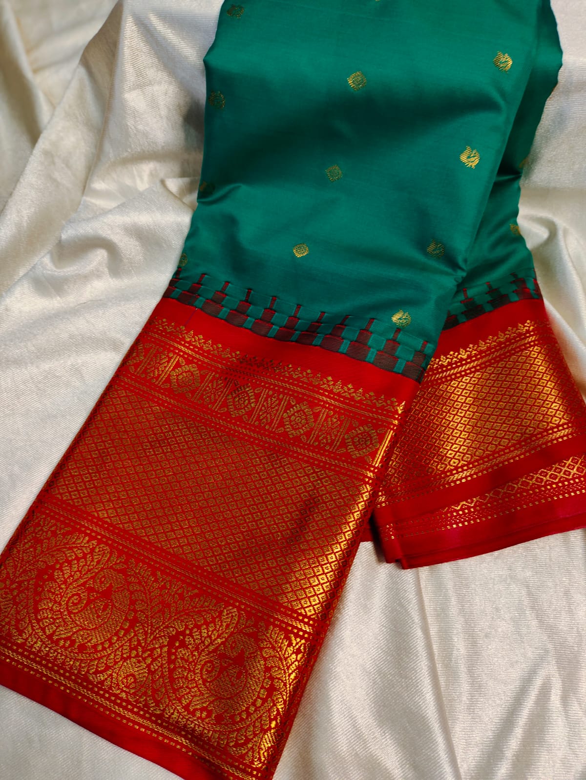 Primeme gadwal silk saree