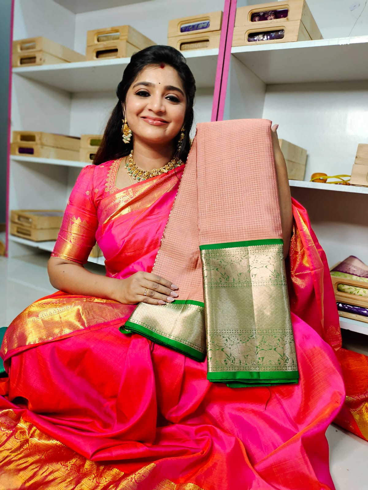 సిల్క్ మార్క్ సర్టిఫైడ్ కంజీవరం పట్టు సేకరణ