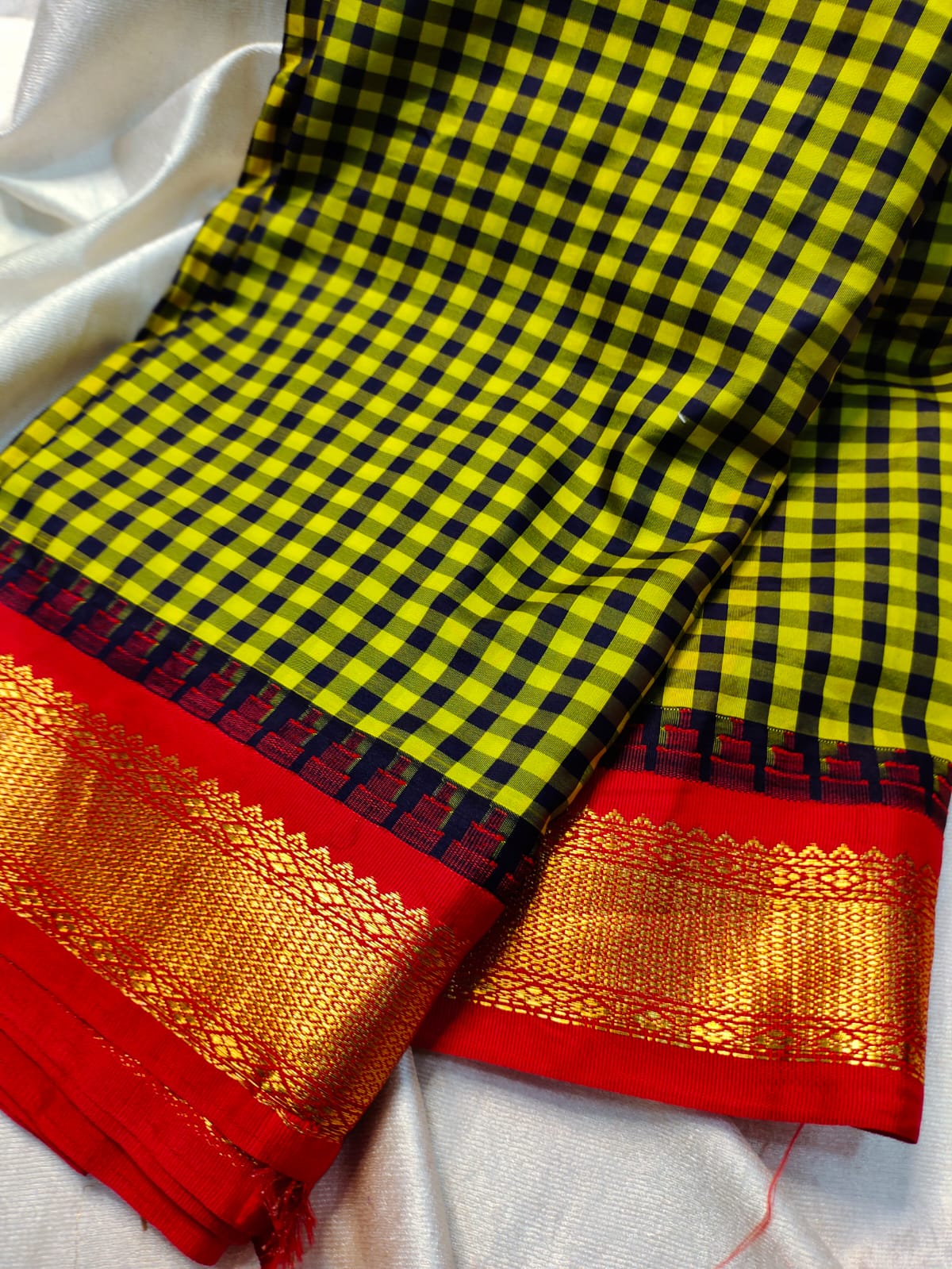 60% offer gadwal sarees