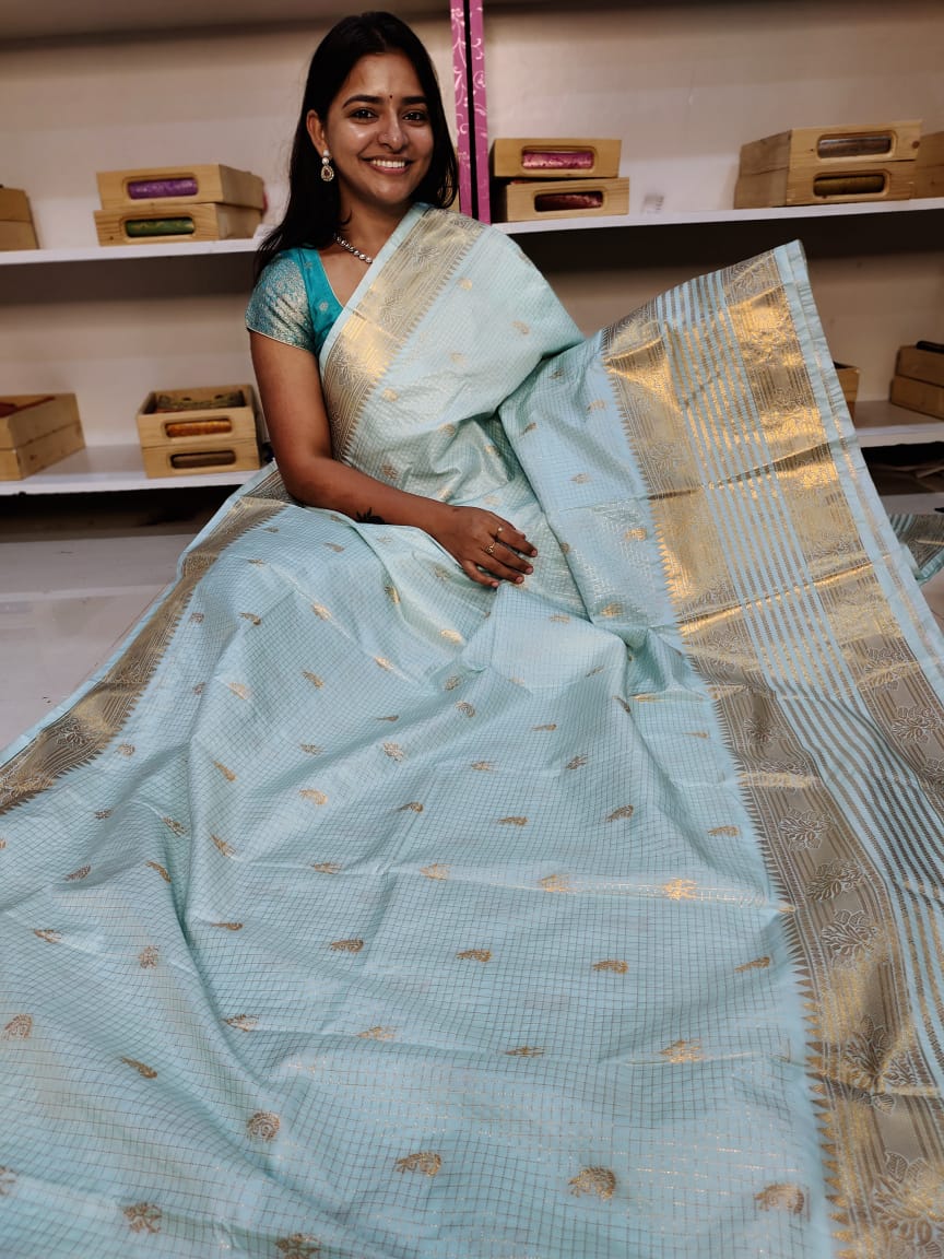 Gadwal offer sarees