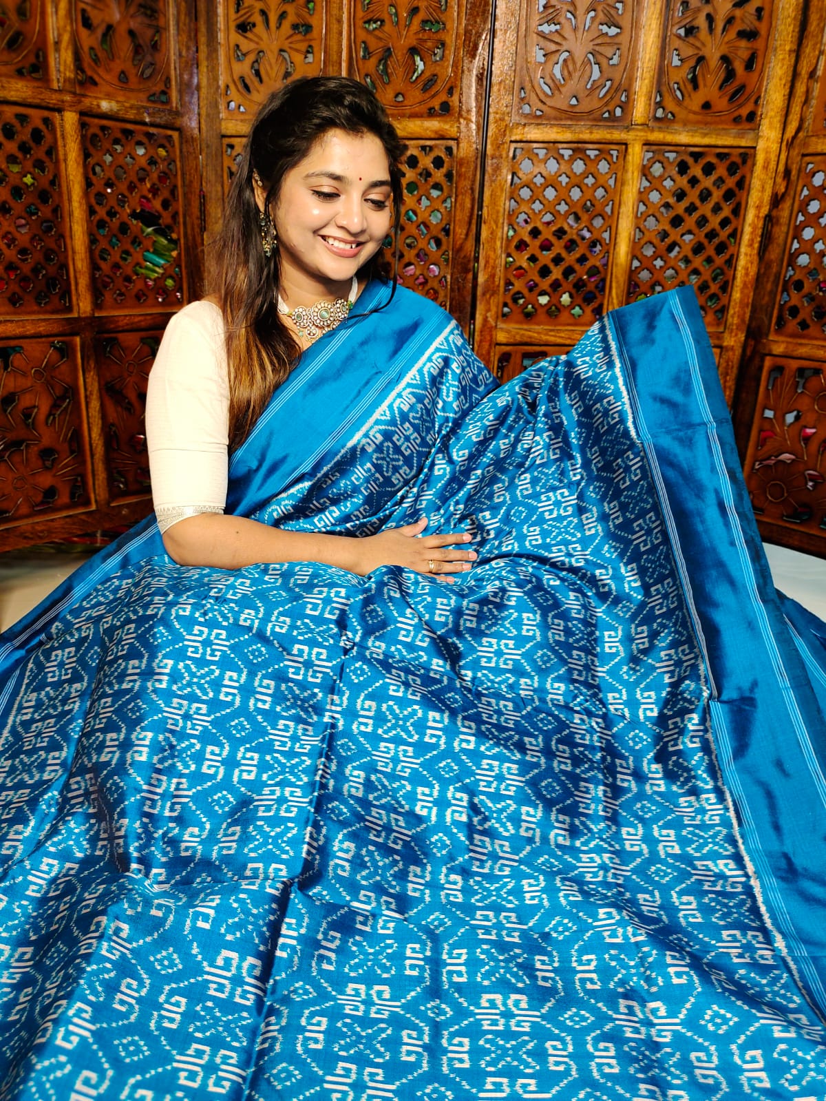 50% offer ikkat pattu sarees 
Silk mark certified