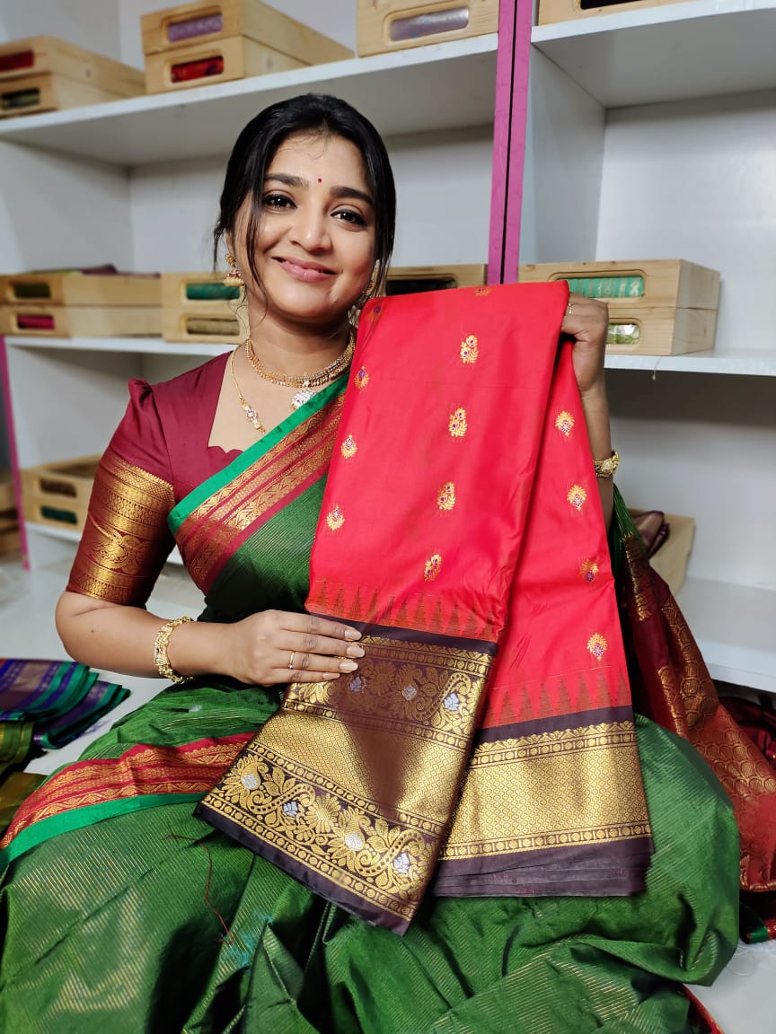 గద్వాల్ సిల్క్ సారె