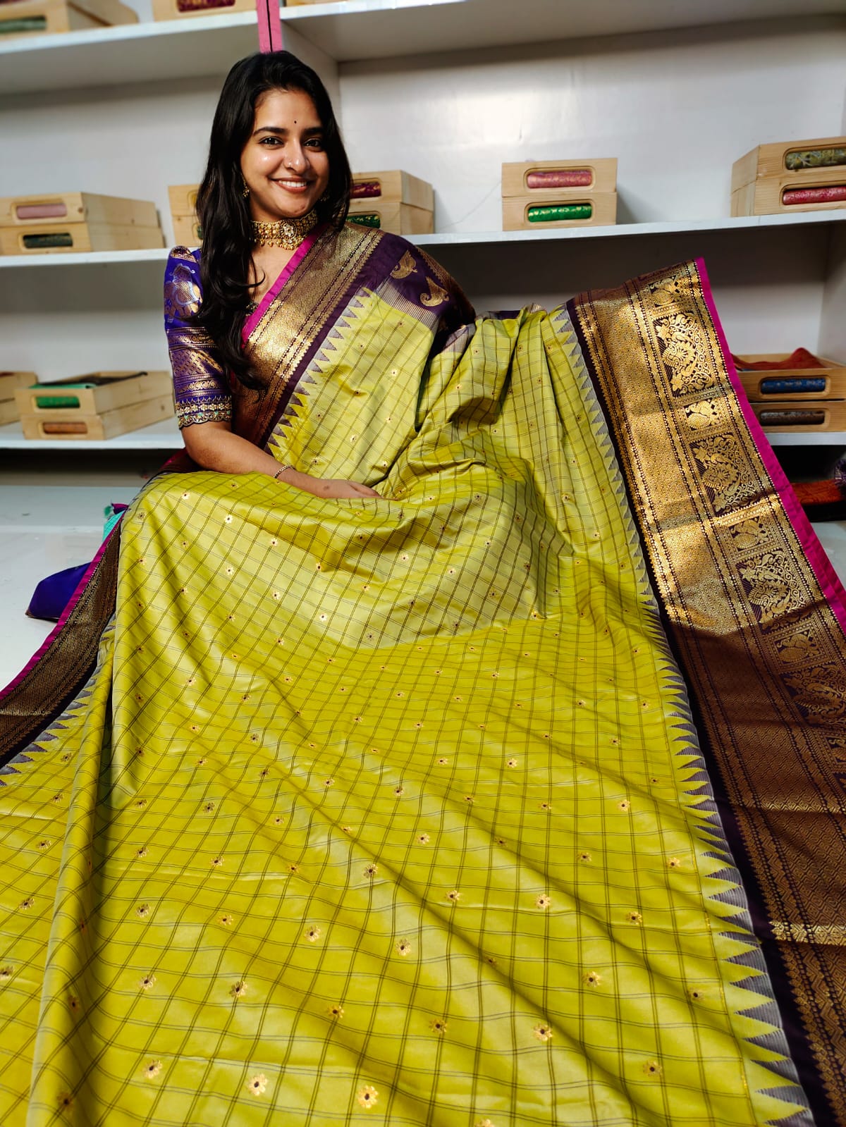 Vitange gadwal silk