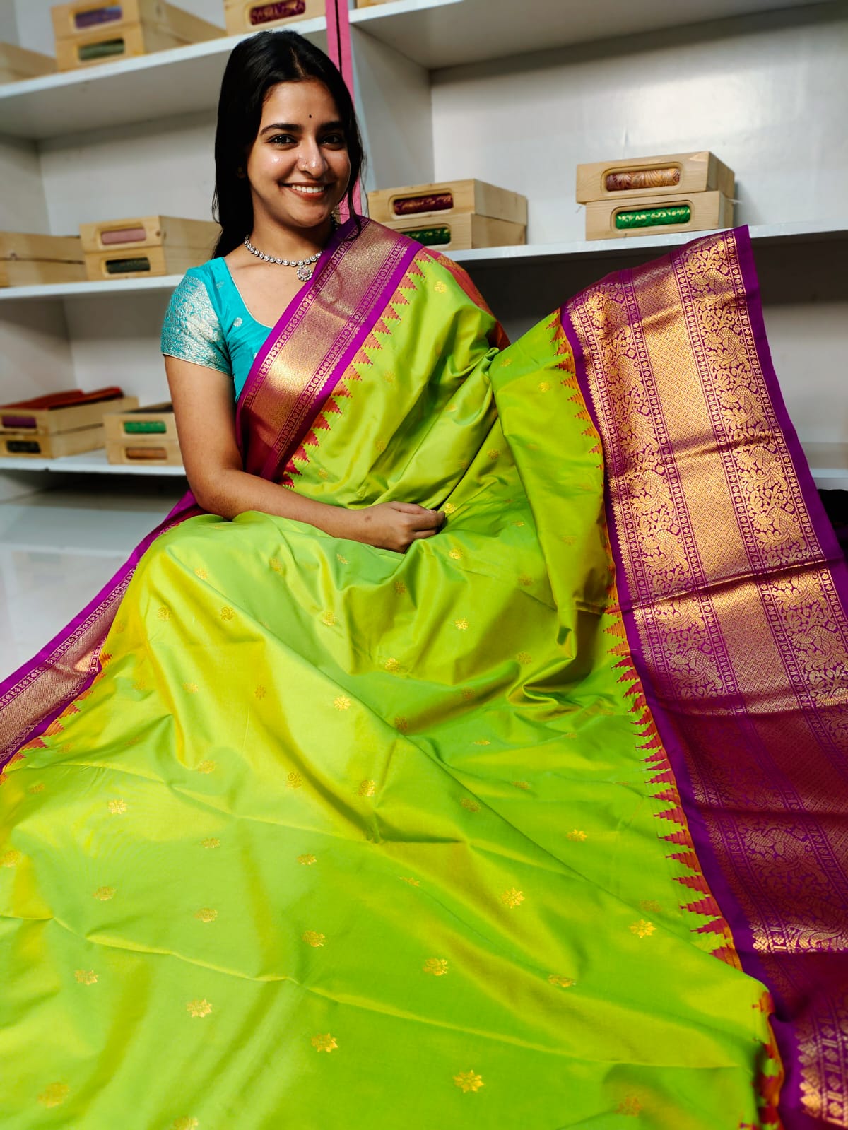 Vitange gadwal silk
