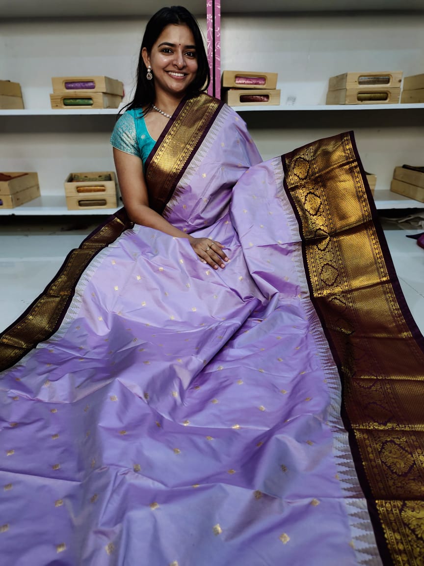 Gadwal offer sarees