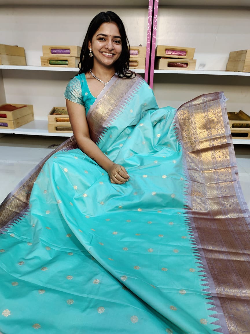 Gadwal offer sarees