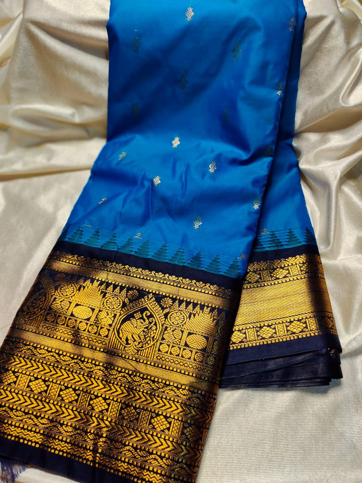 Vitange gadwal silk saree