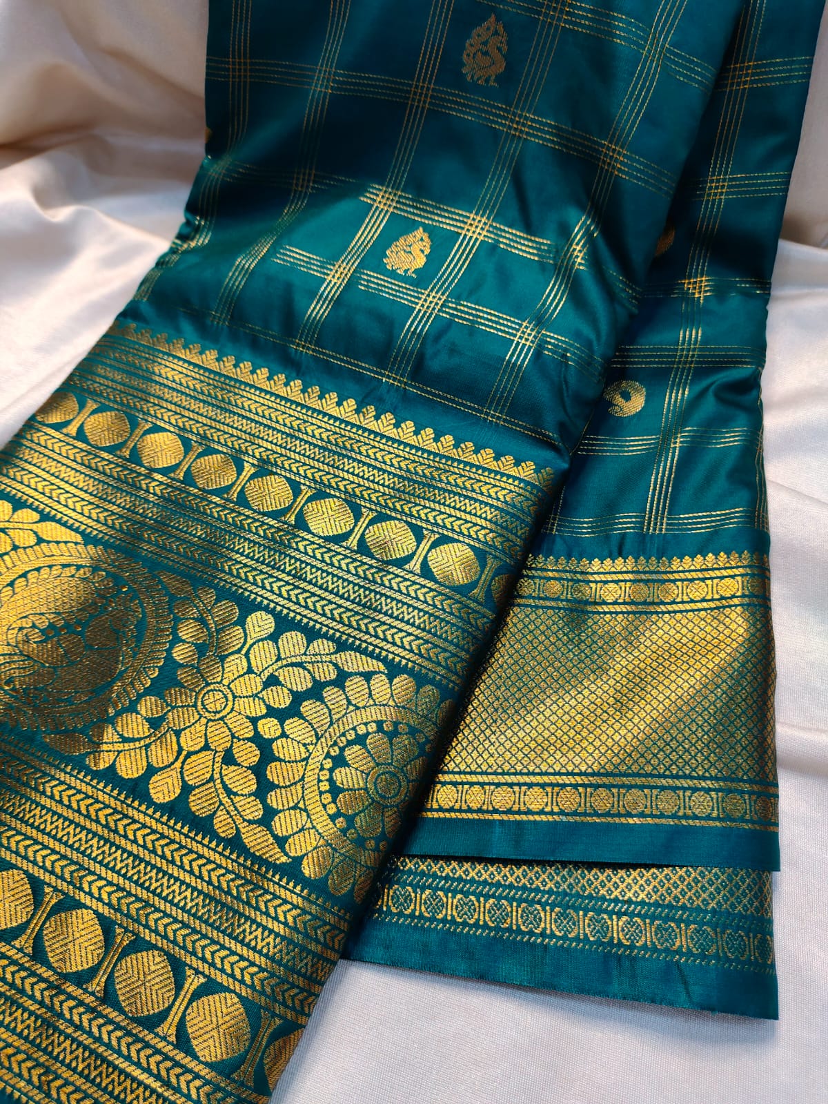 Vintage gadwal sarees