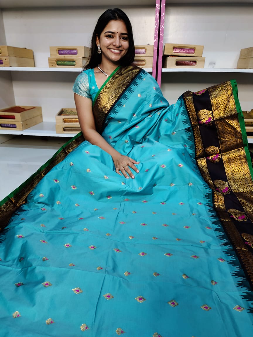 Gadwal offer sarees