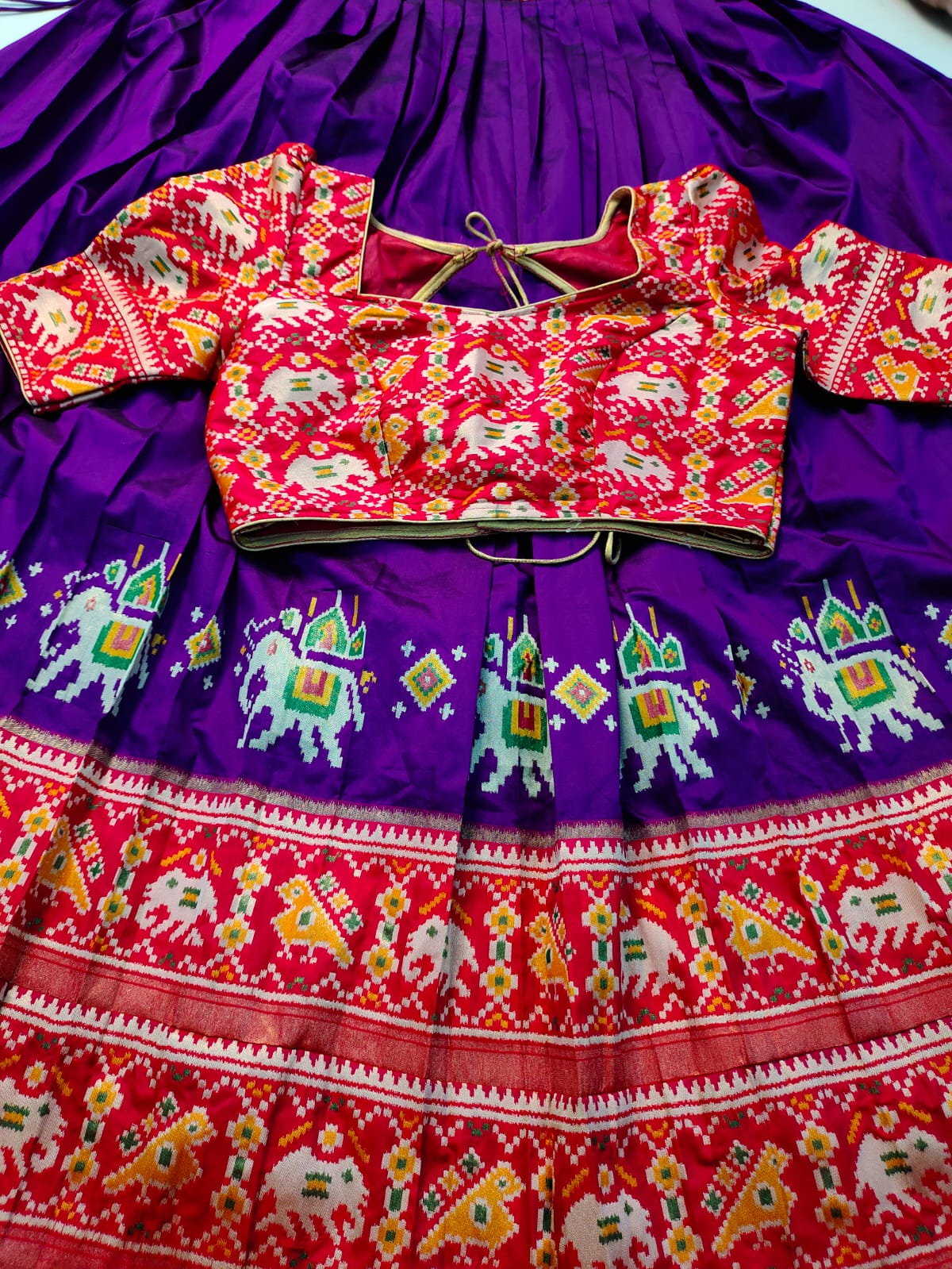 Patola lehangas