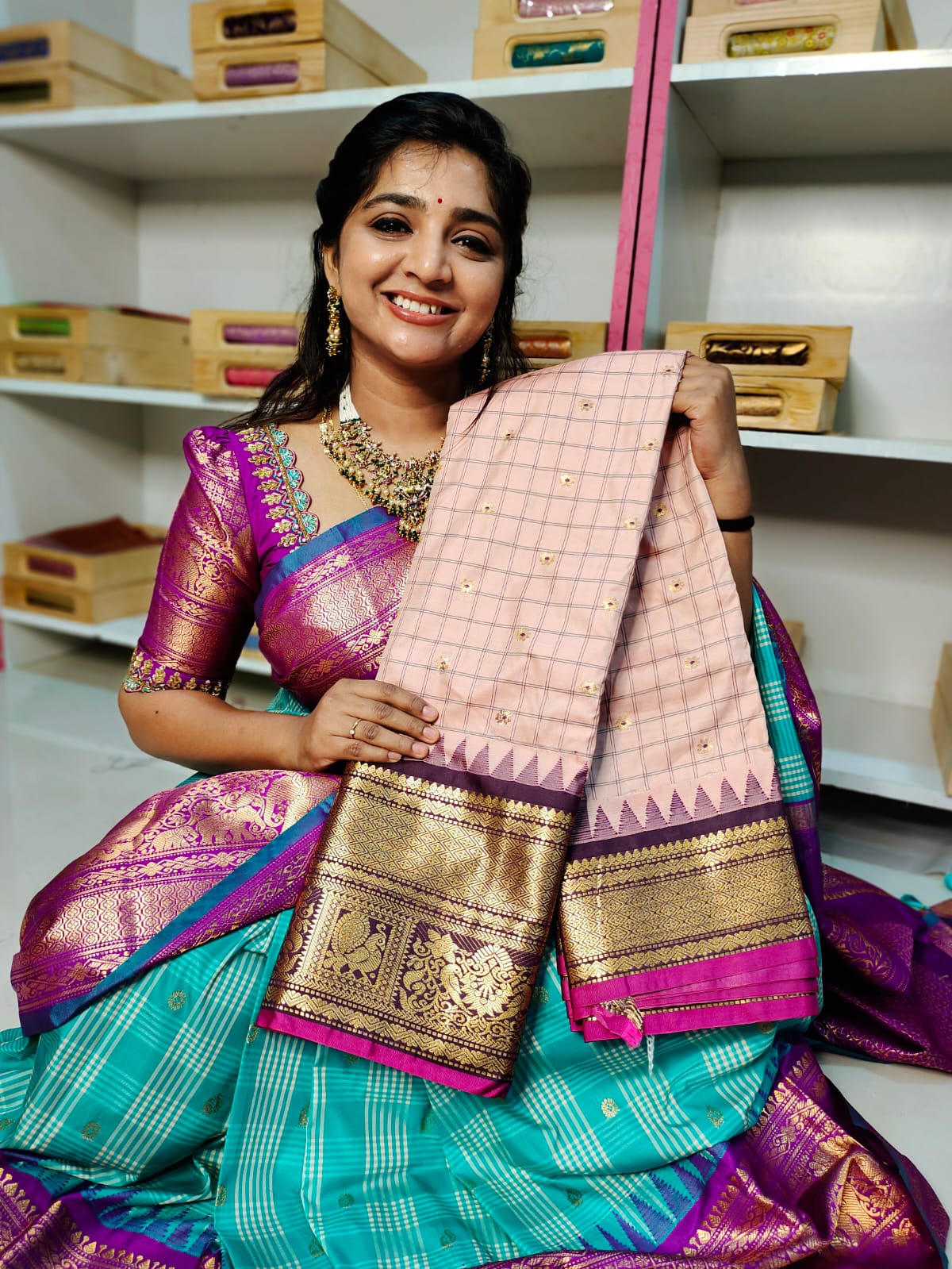 Vitange gadwal silk