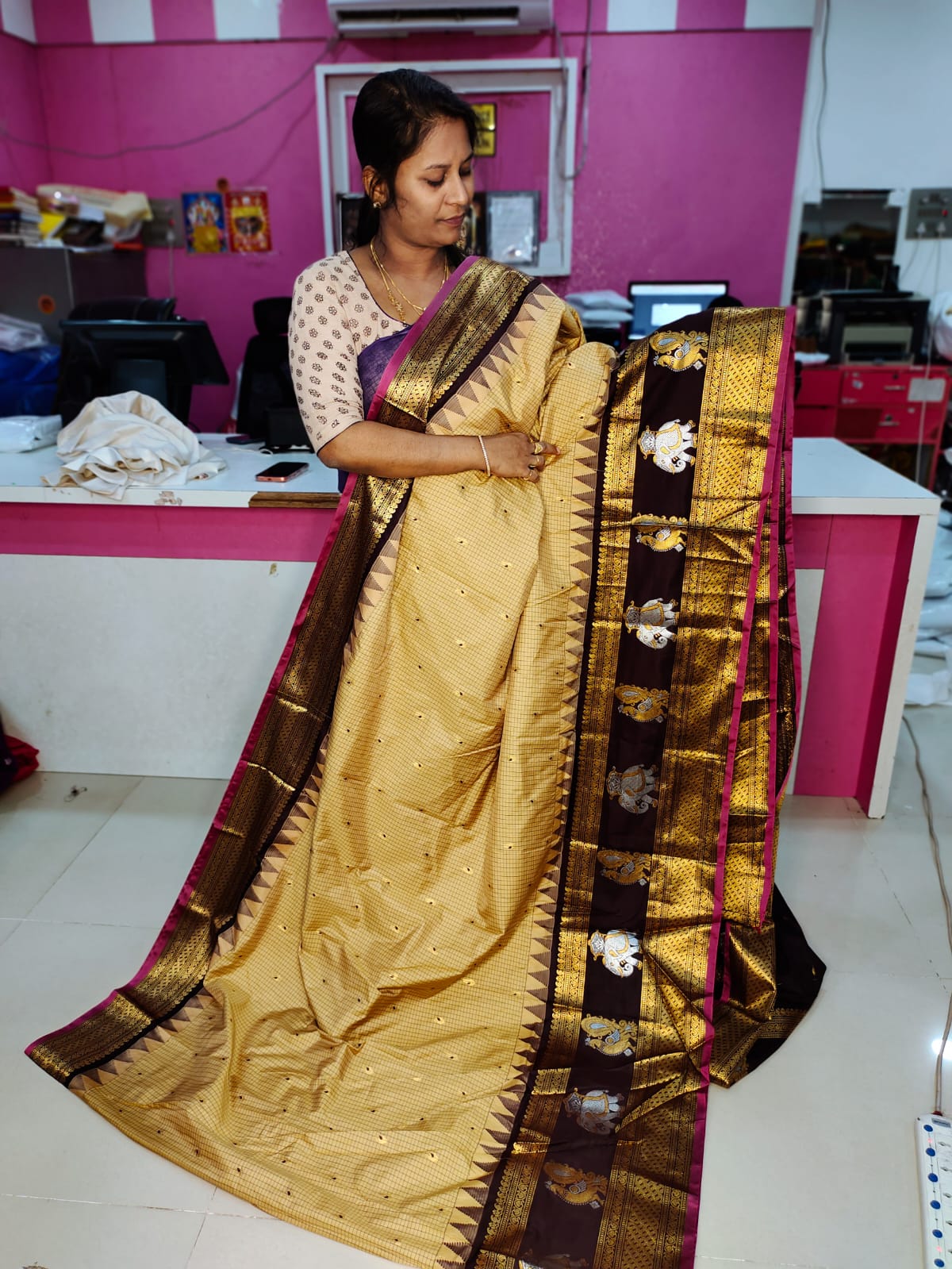 60% offer gadwal saree
