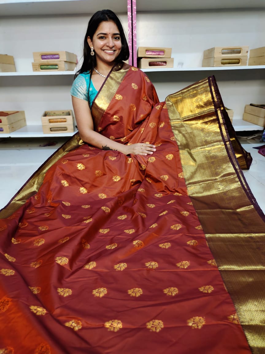 Gadwal offer sarees