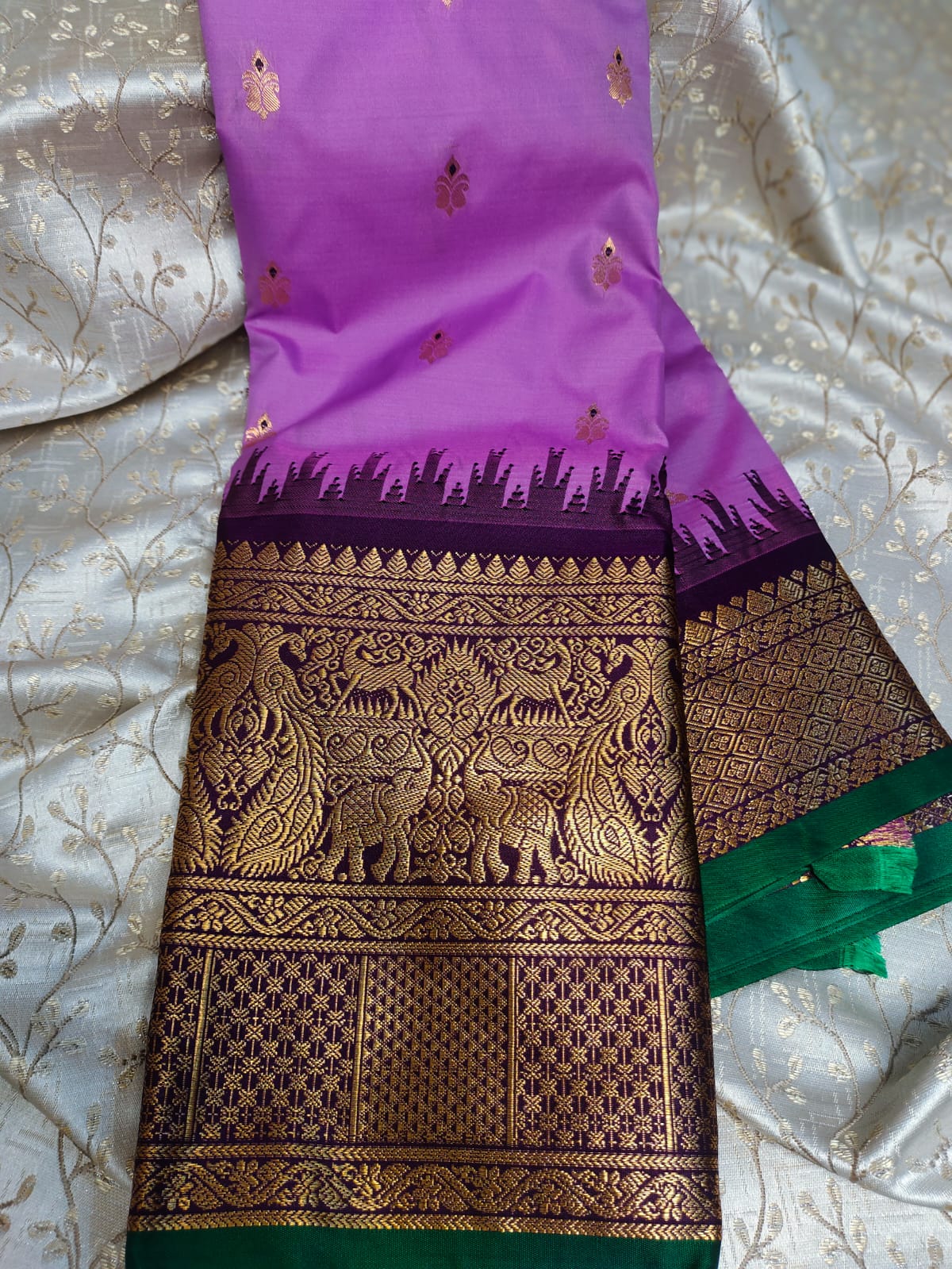 ప్రీమియం గద్వాల్ సిల్క్ చీరలు