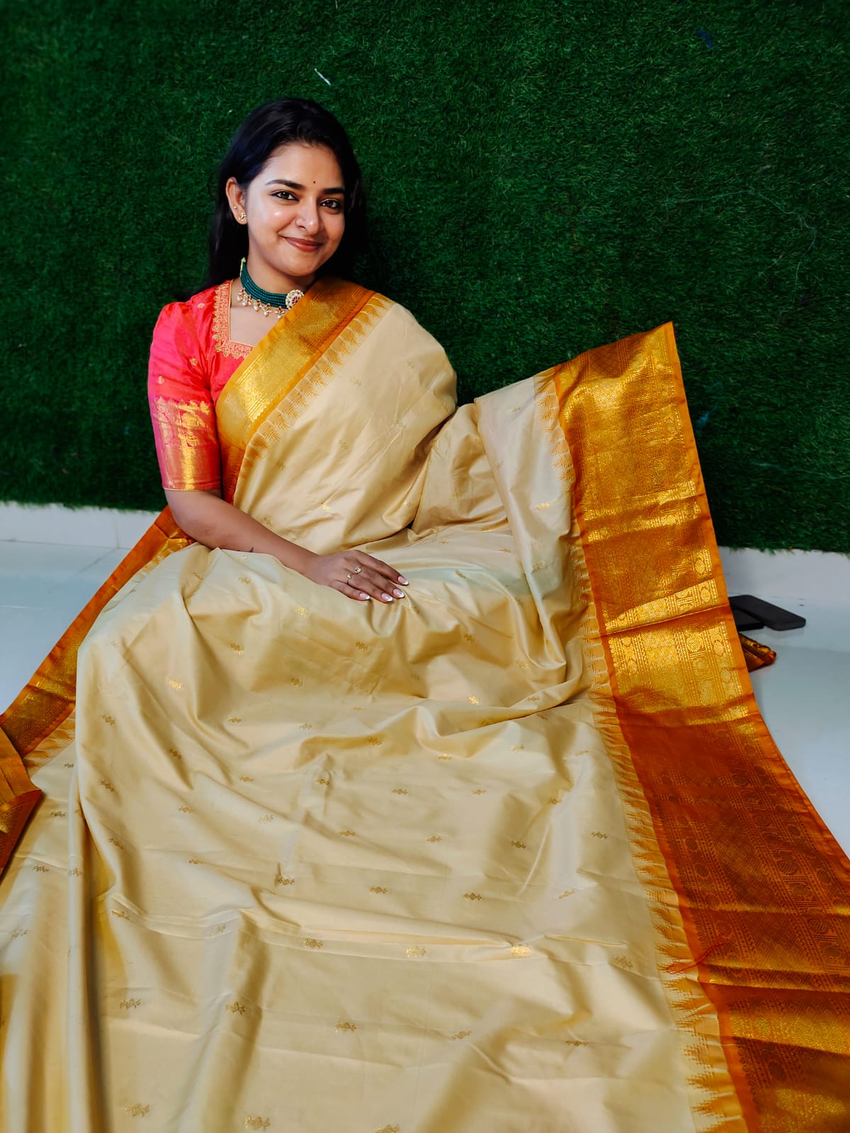50% గద్వాల్ సిల్క్ చీర ఆఫర్