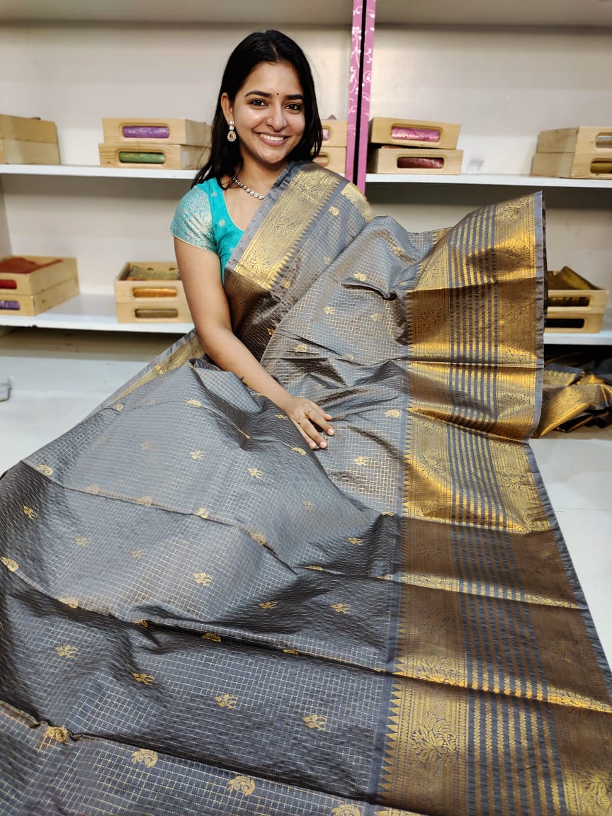Gadwal offer sarees