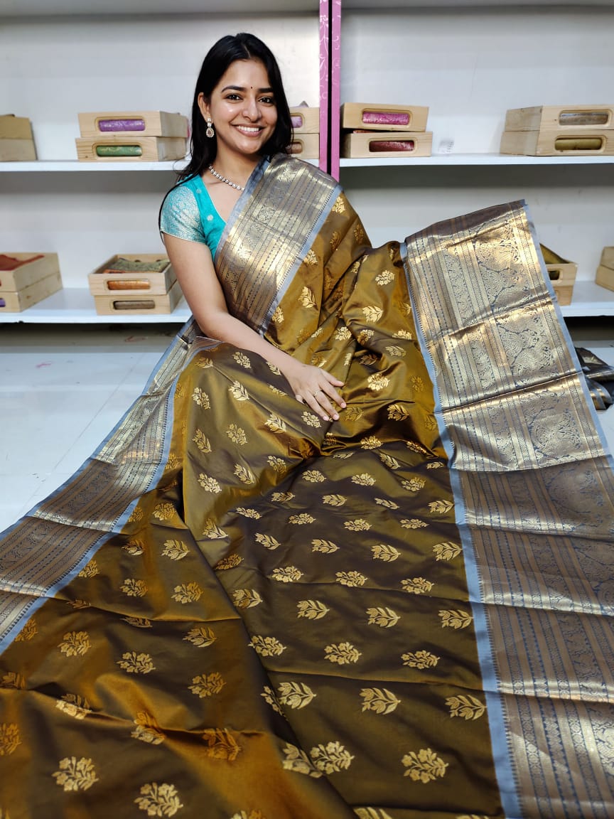 Gadwal offer sarees