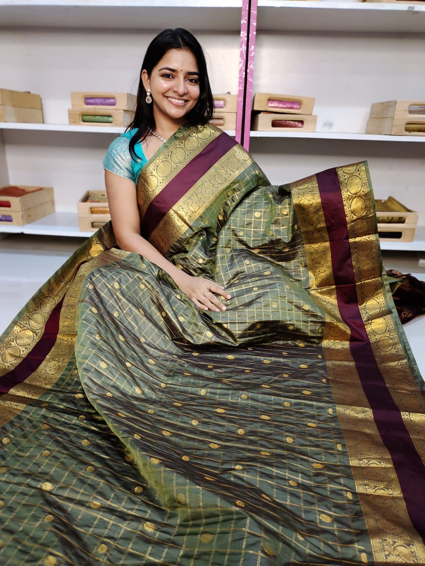 Gadwal offer sarees