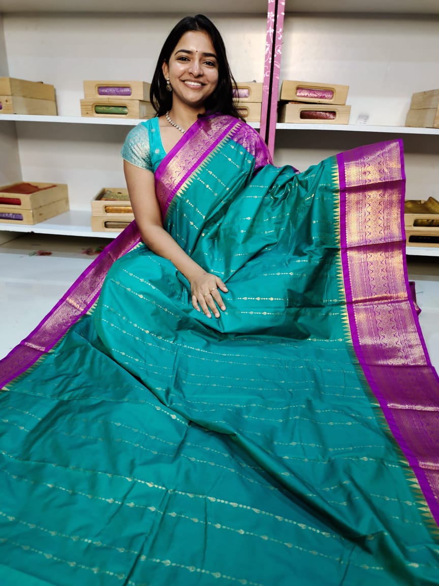 Gadwal offer sarees