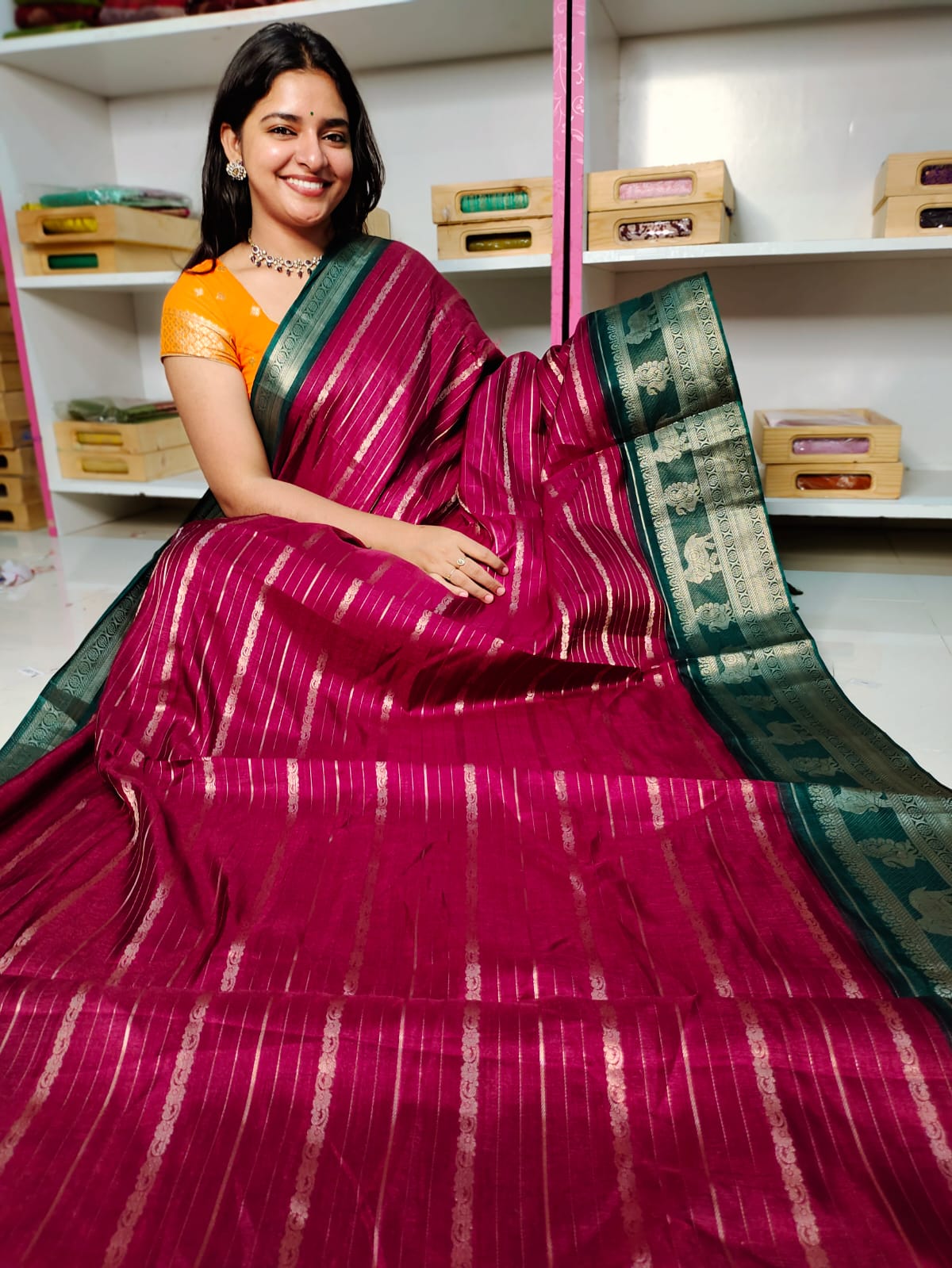 దీపావళికి చీరలు ఆఫర్ చేయండి