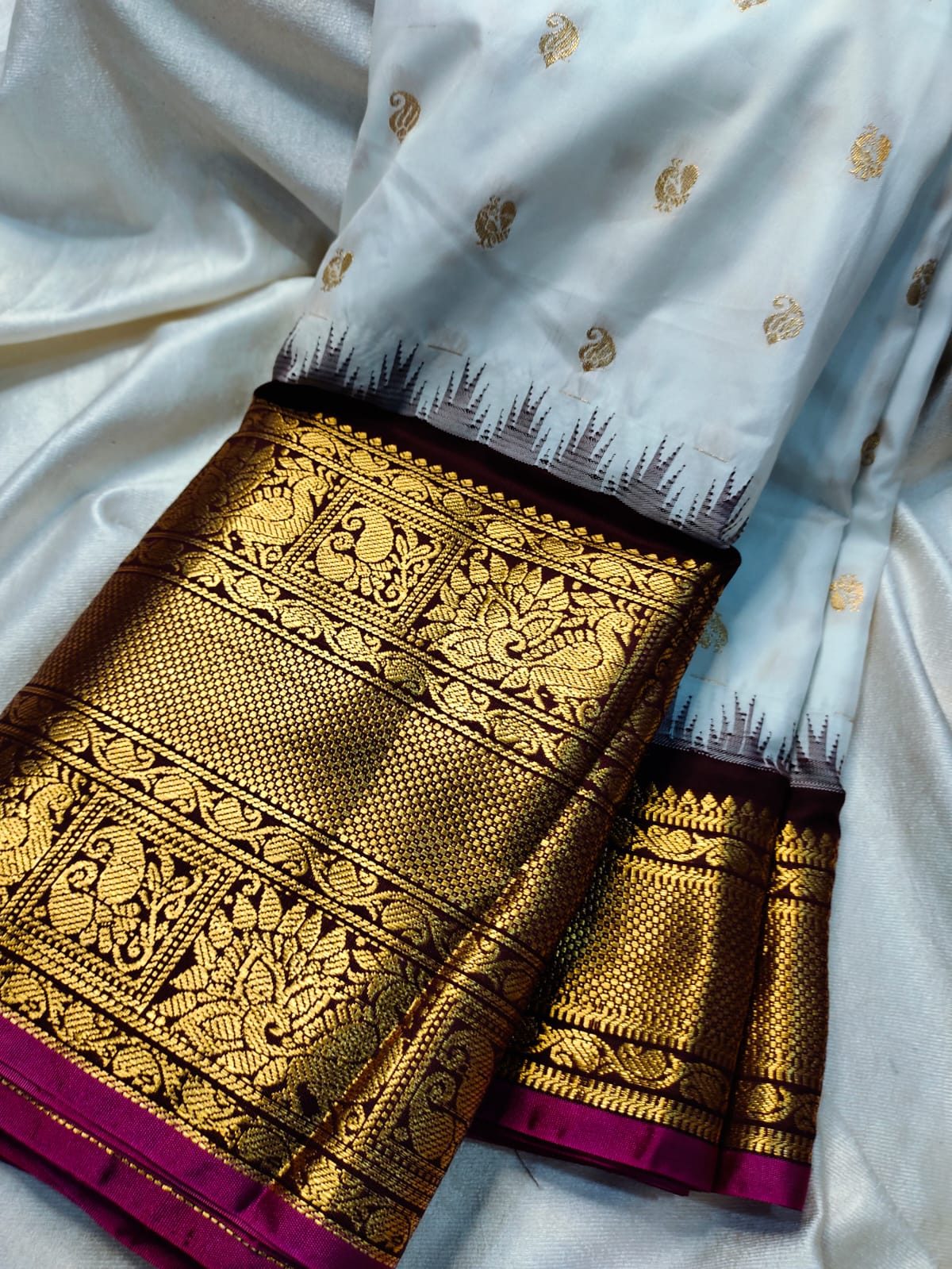 60% offer gadwal saree