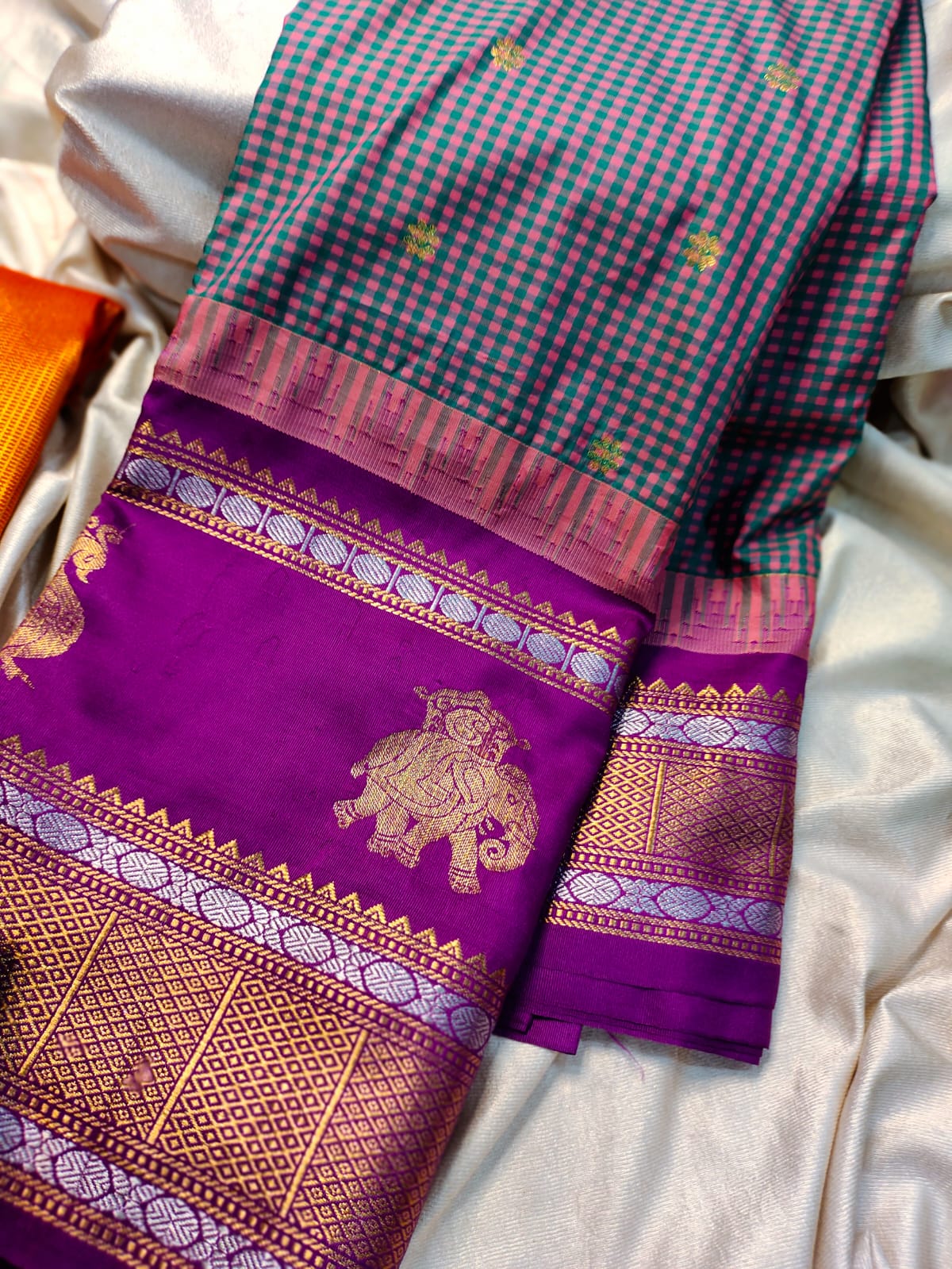 60% offer gadwal sarees