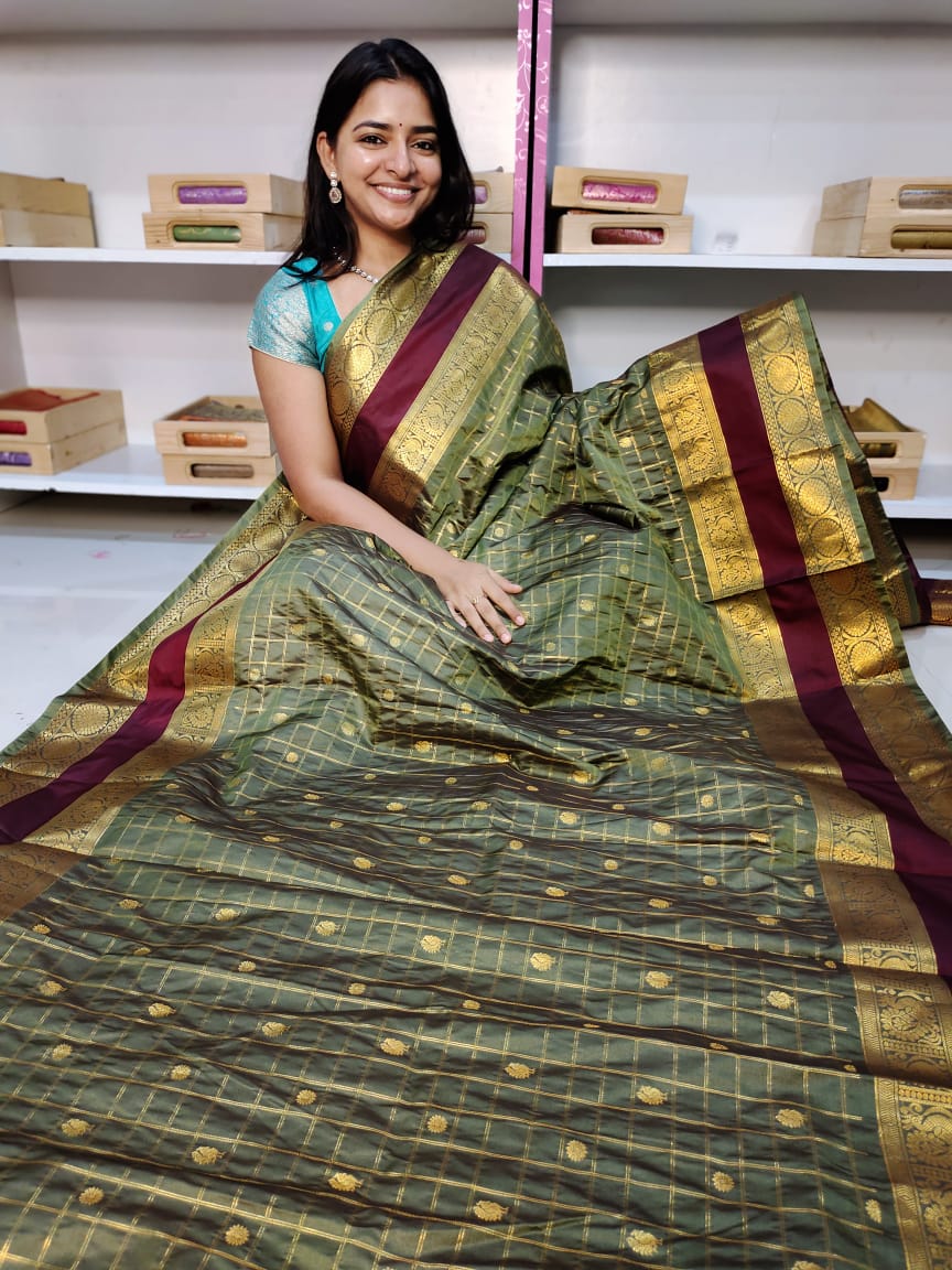 Gadwal offer sarees