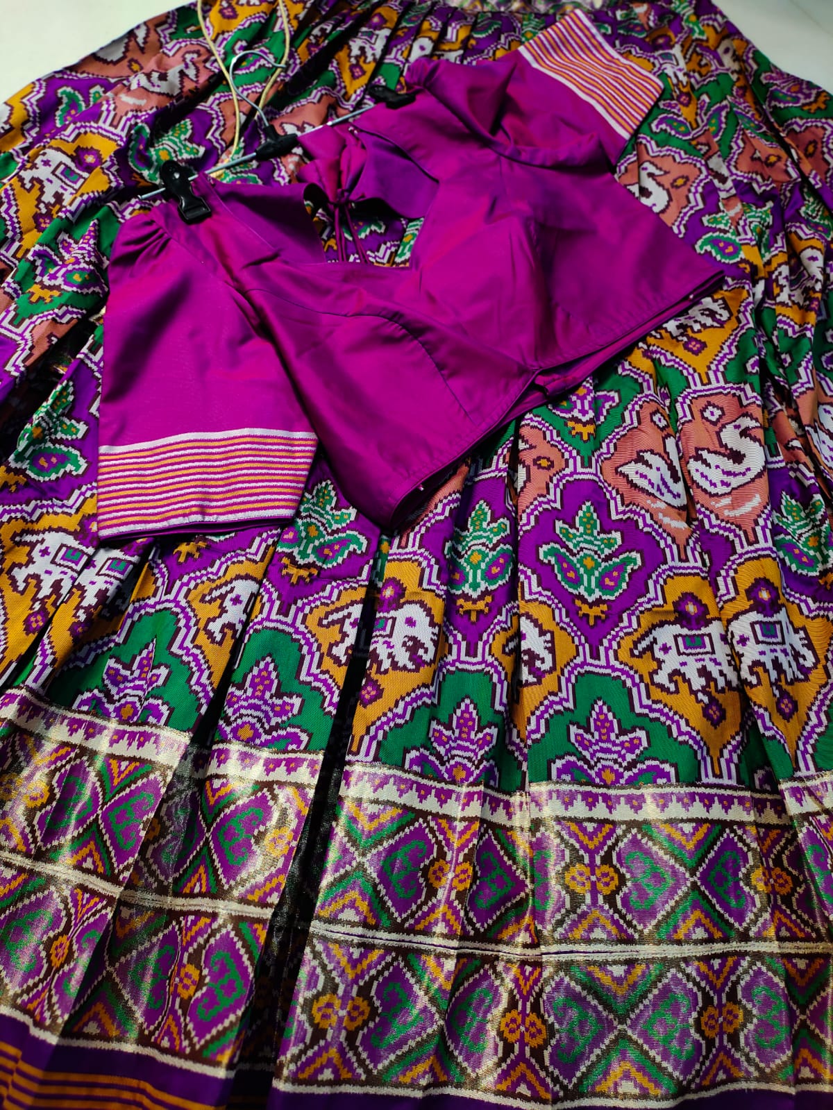 Patola lehangas