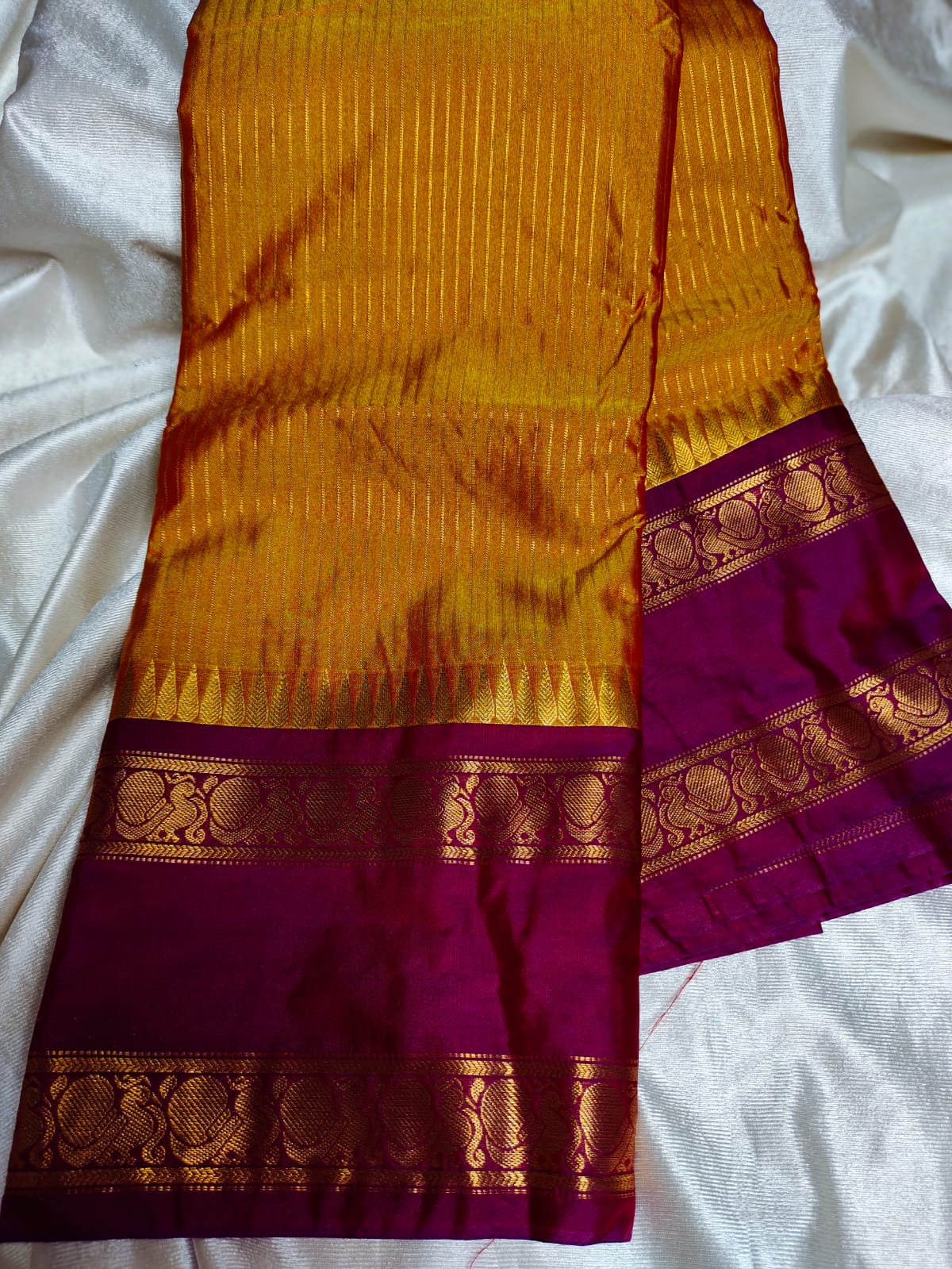 Vitange gadwal silk