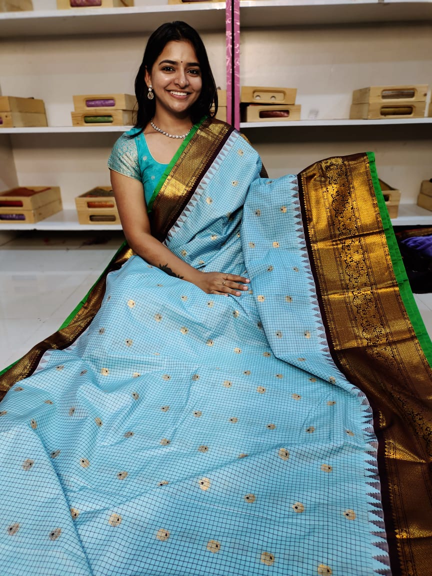 Gadwal offer sarees