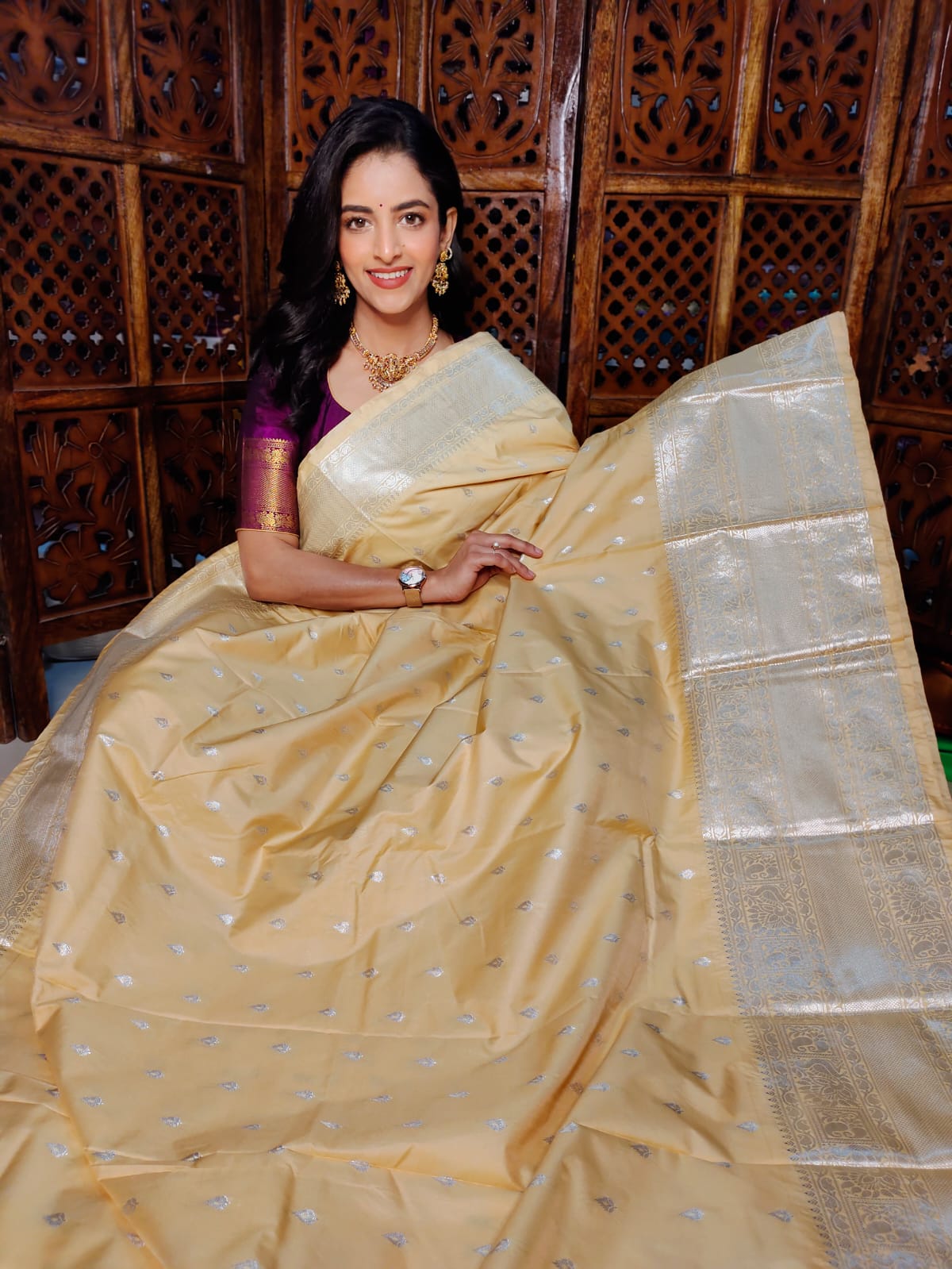 60% గద్వాల్ పట్టును అందిస్తున్నాయి