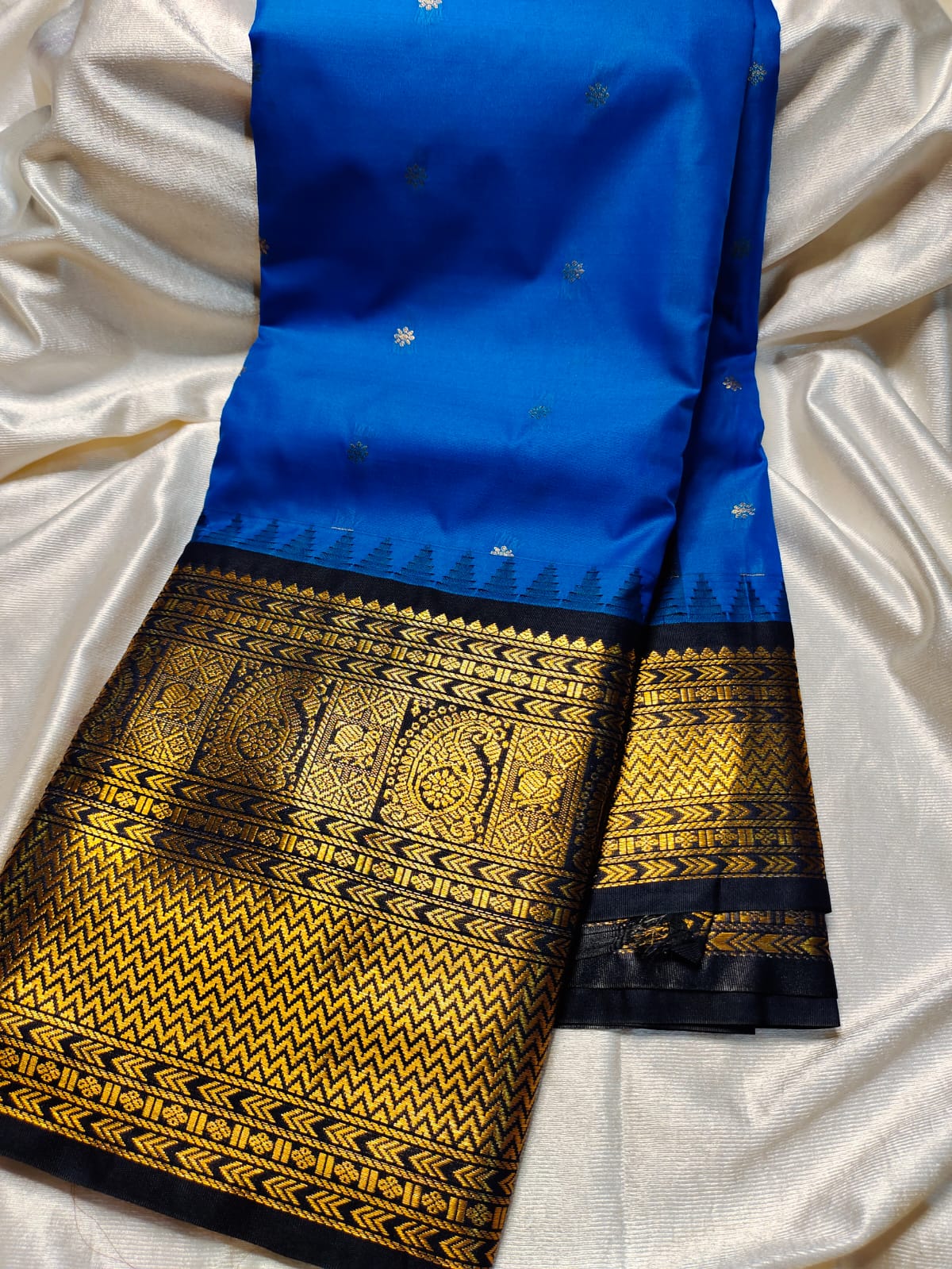 Vitange gadwal silk Saree