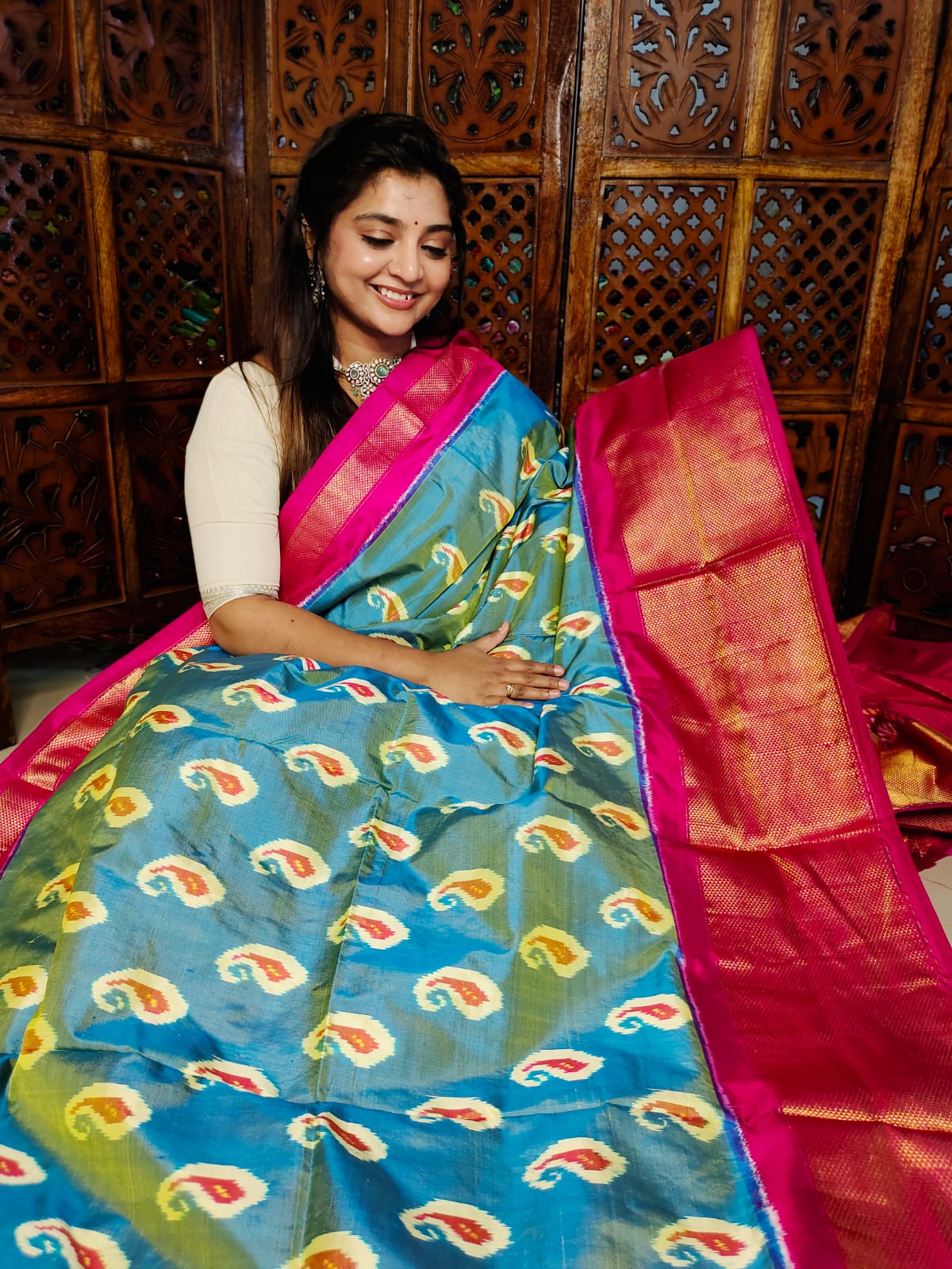 50% offer ikkat pattu sarees 
Silk mark certified