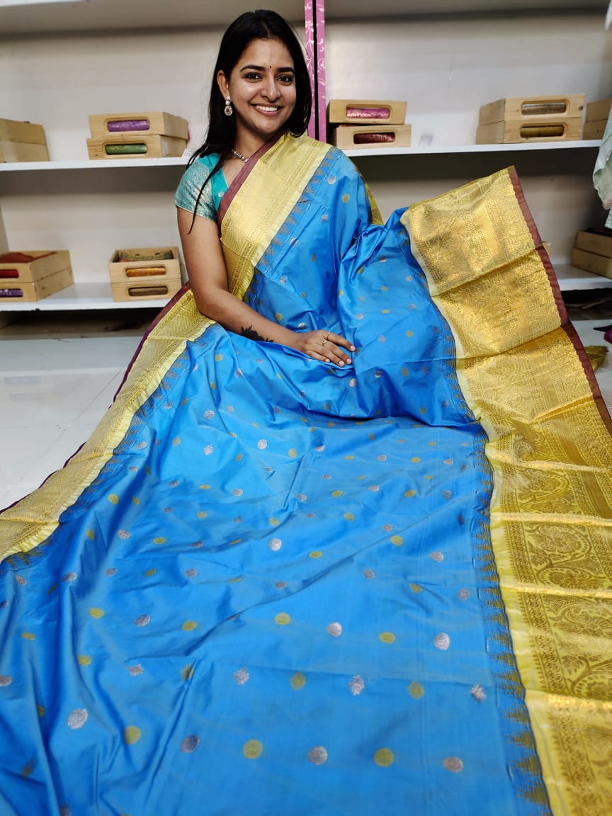 Gadwal offer sarees